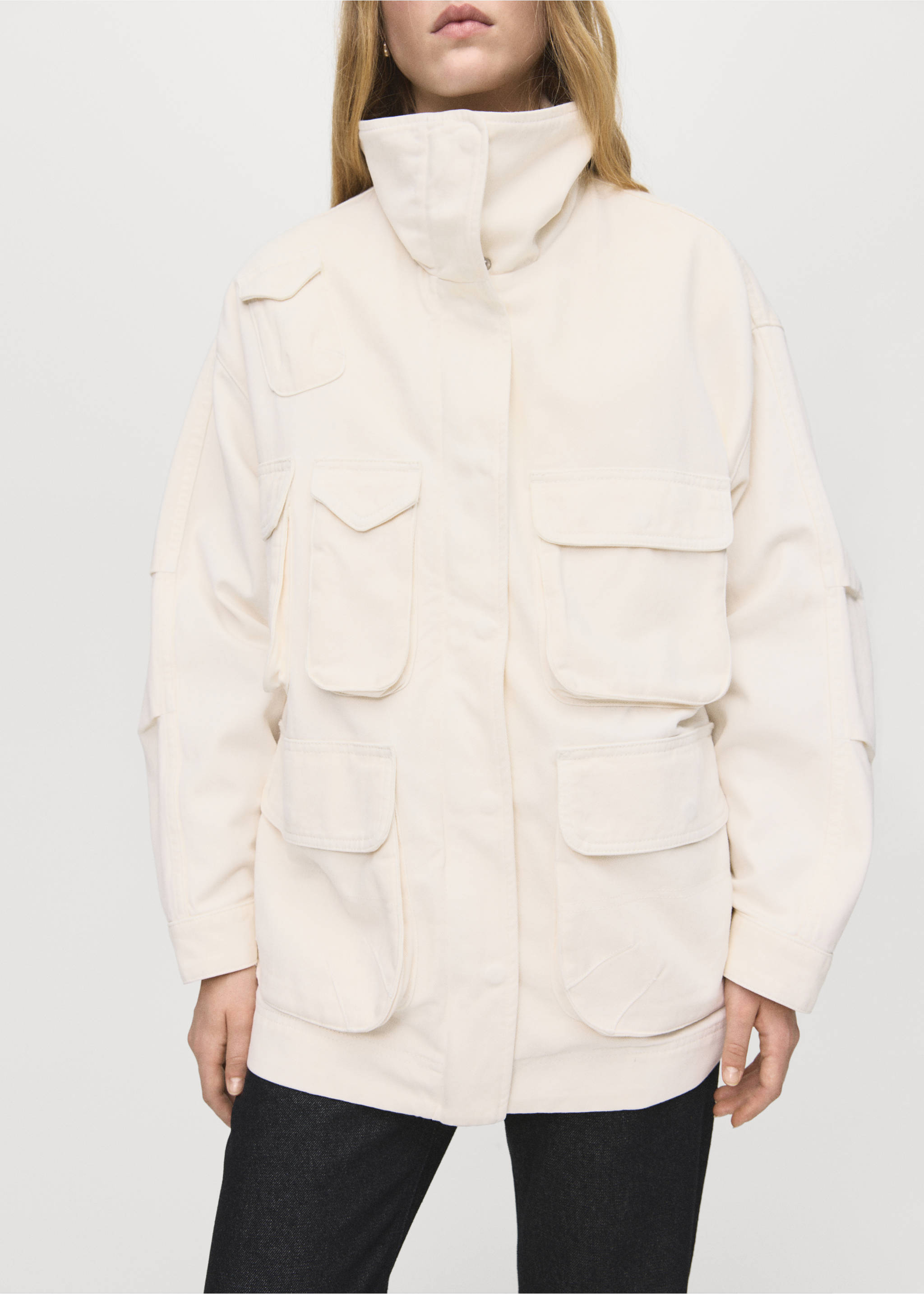 Oversize Jeans-Parka mit Taschen - Detail des Artikels 2, Cremeweiß. Ref: 17054142-00.