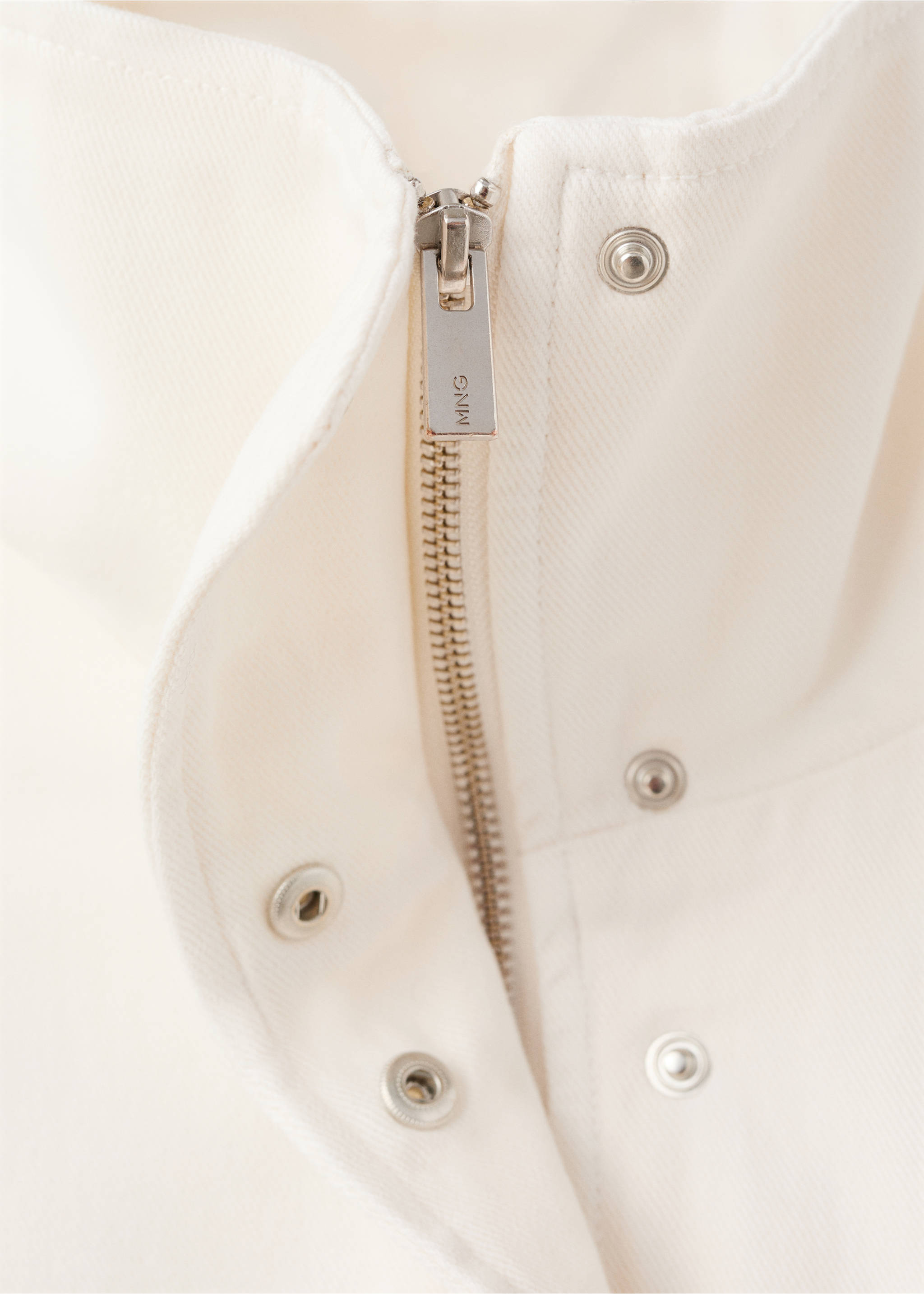 Oversized denim parka with pockets - Details of the article 0, Off White. Ref: 17054142-00.