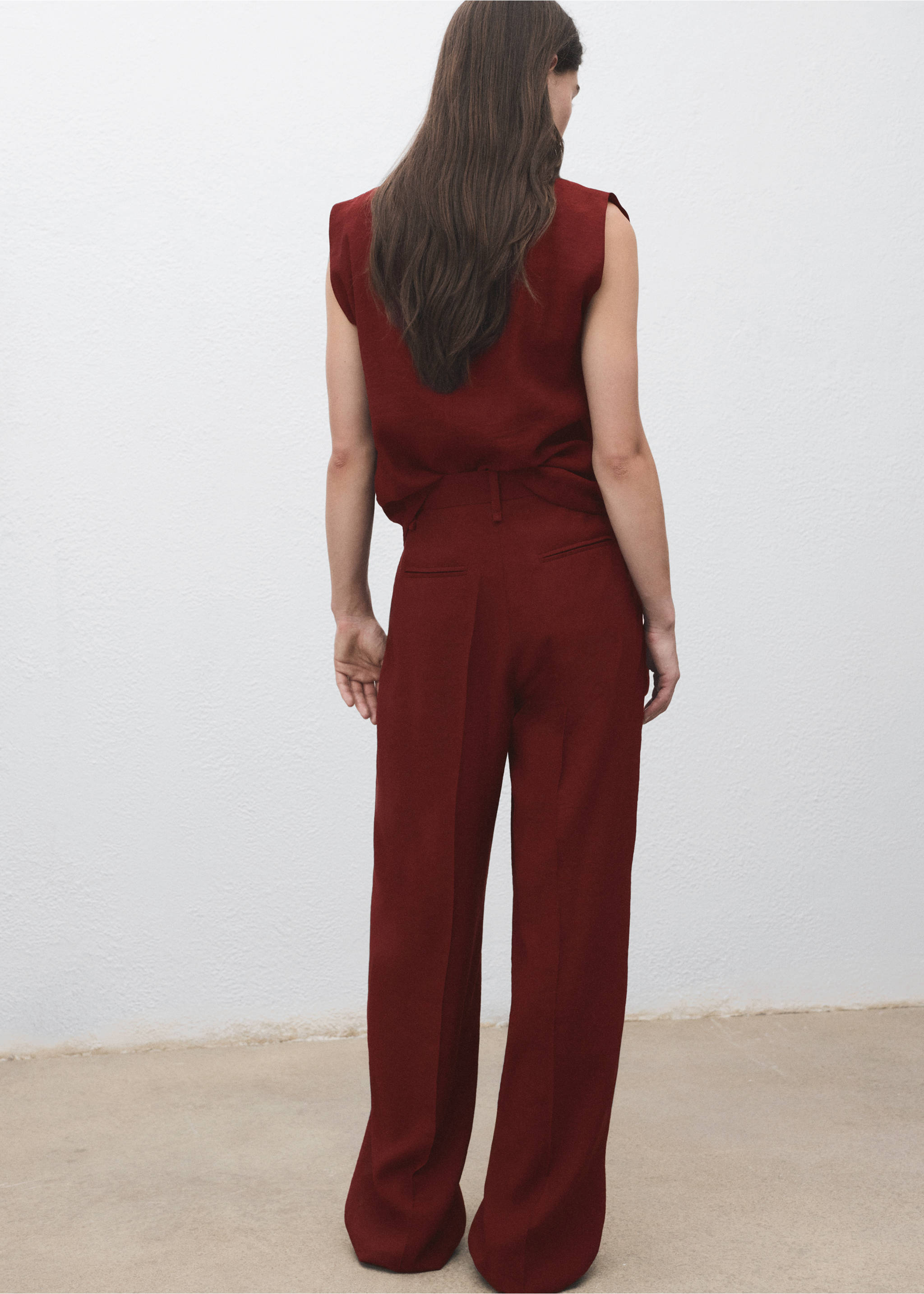Pantalon droit pinces - Verso de l’article, Rouge moyen. Ref: 17054143-00.