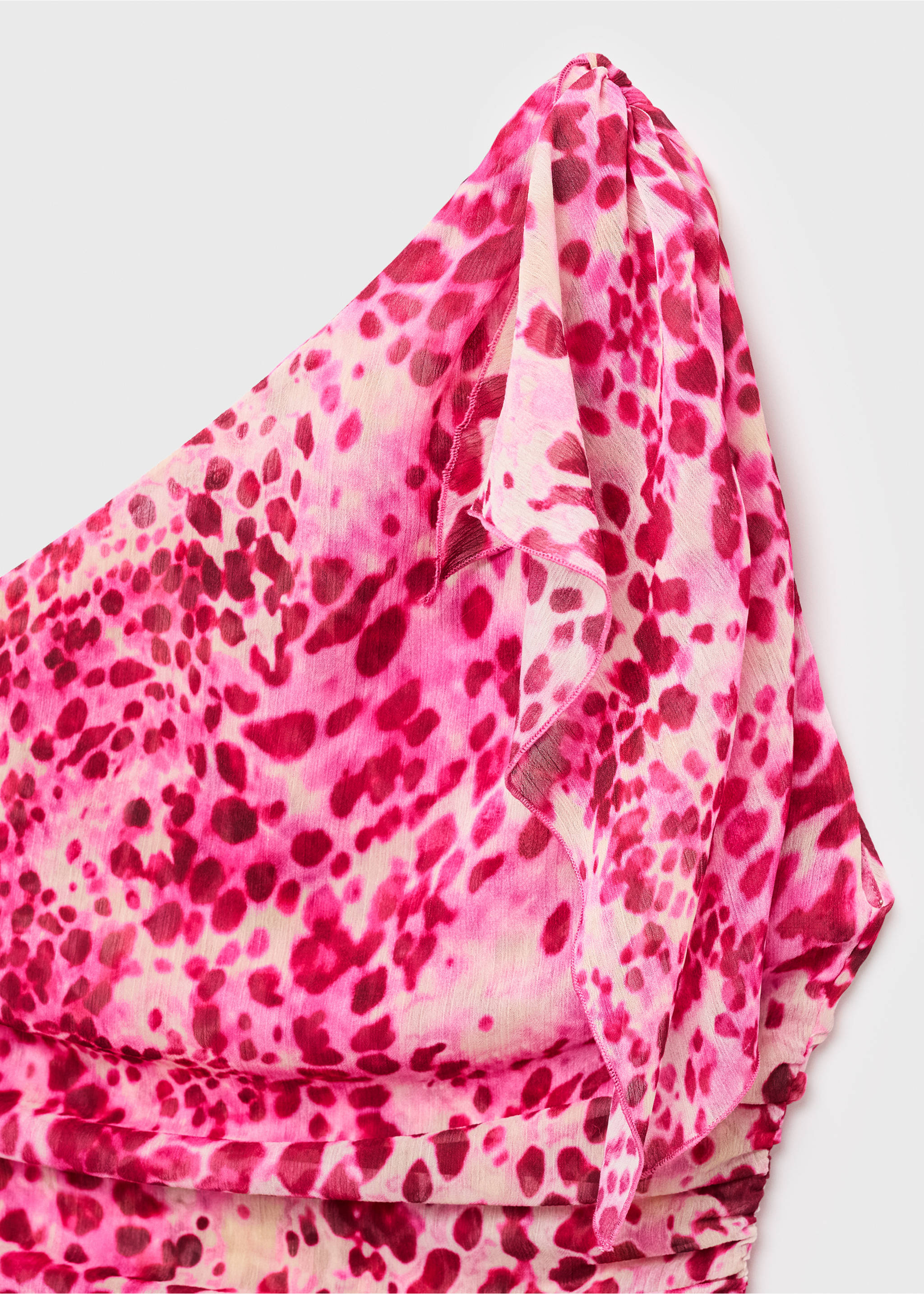 Asymmetric printed top - Details of the article 8, Fuchsia. Ref: 17054145-00.