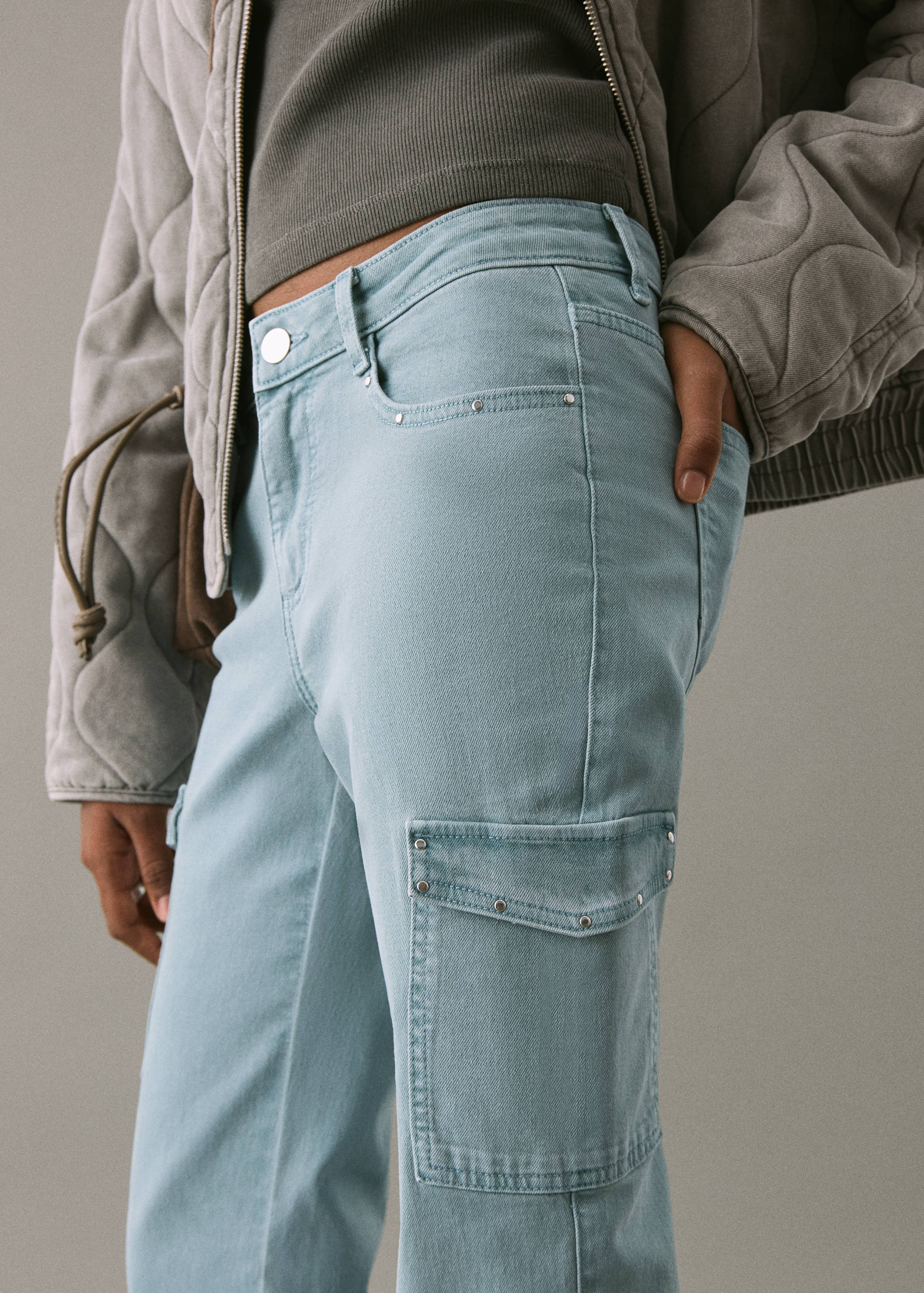 Ausgestellte Cargo-Jeans - Detail des Artikels 1