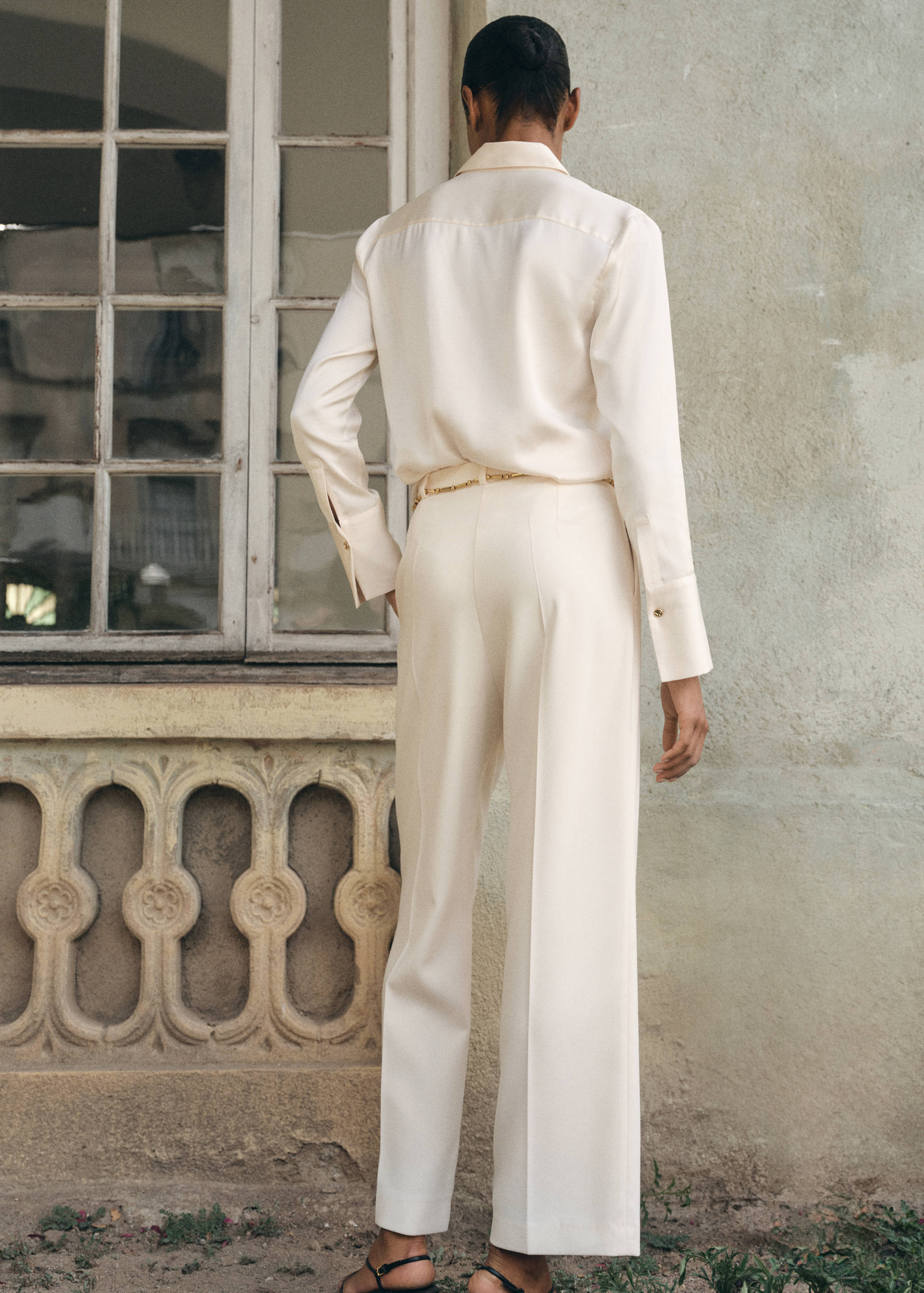 Straight-fit pleated trousers - Reverse of the article