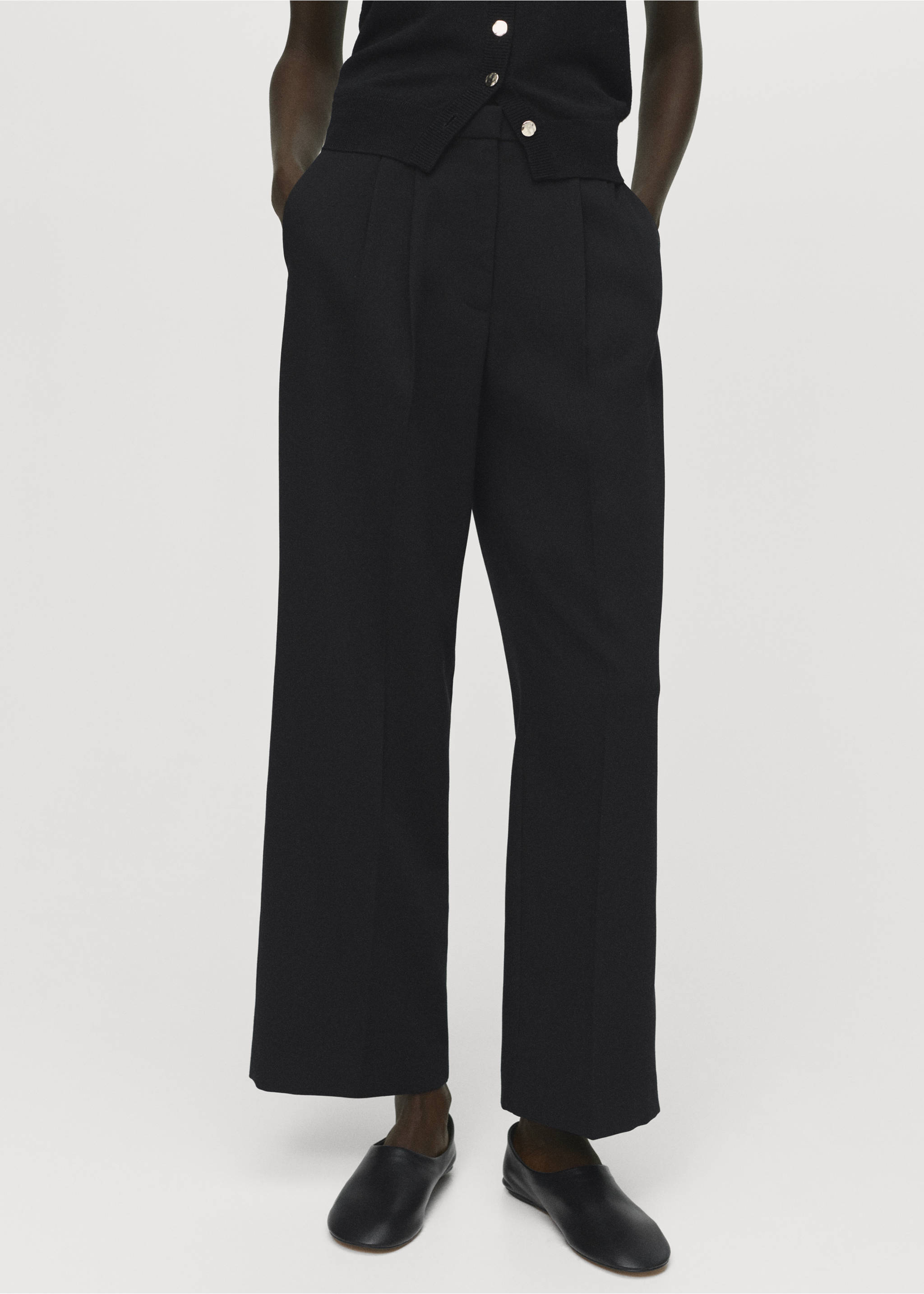 Straight-fit pleated trousers - Medium plane, Black. Ref: 17054422-00.