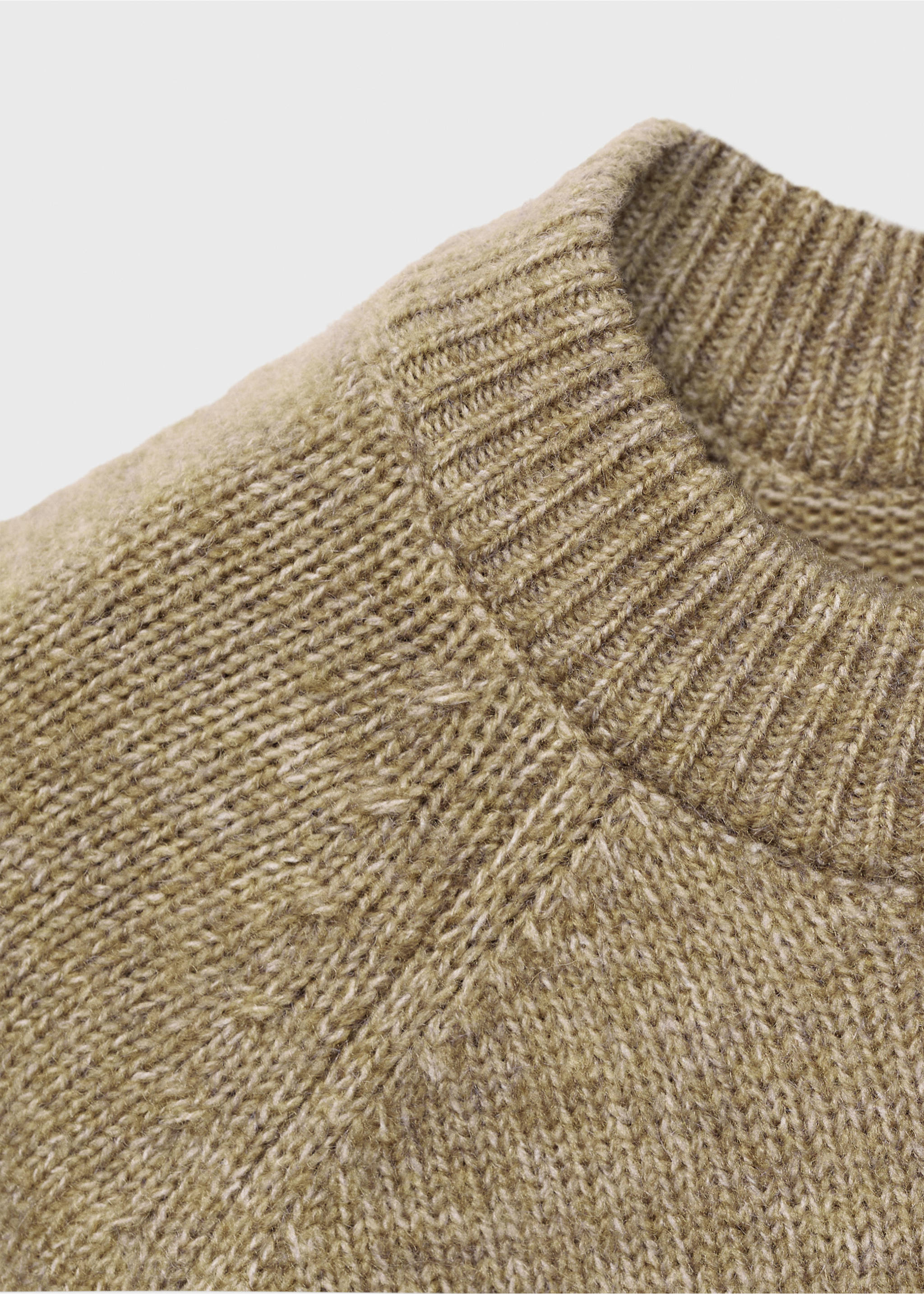 Marbled knitted sweater - Details of the article 8, Forest Green. Ref: 17054429-00.