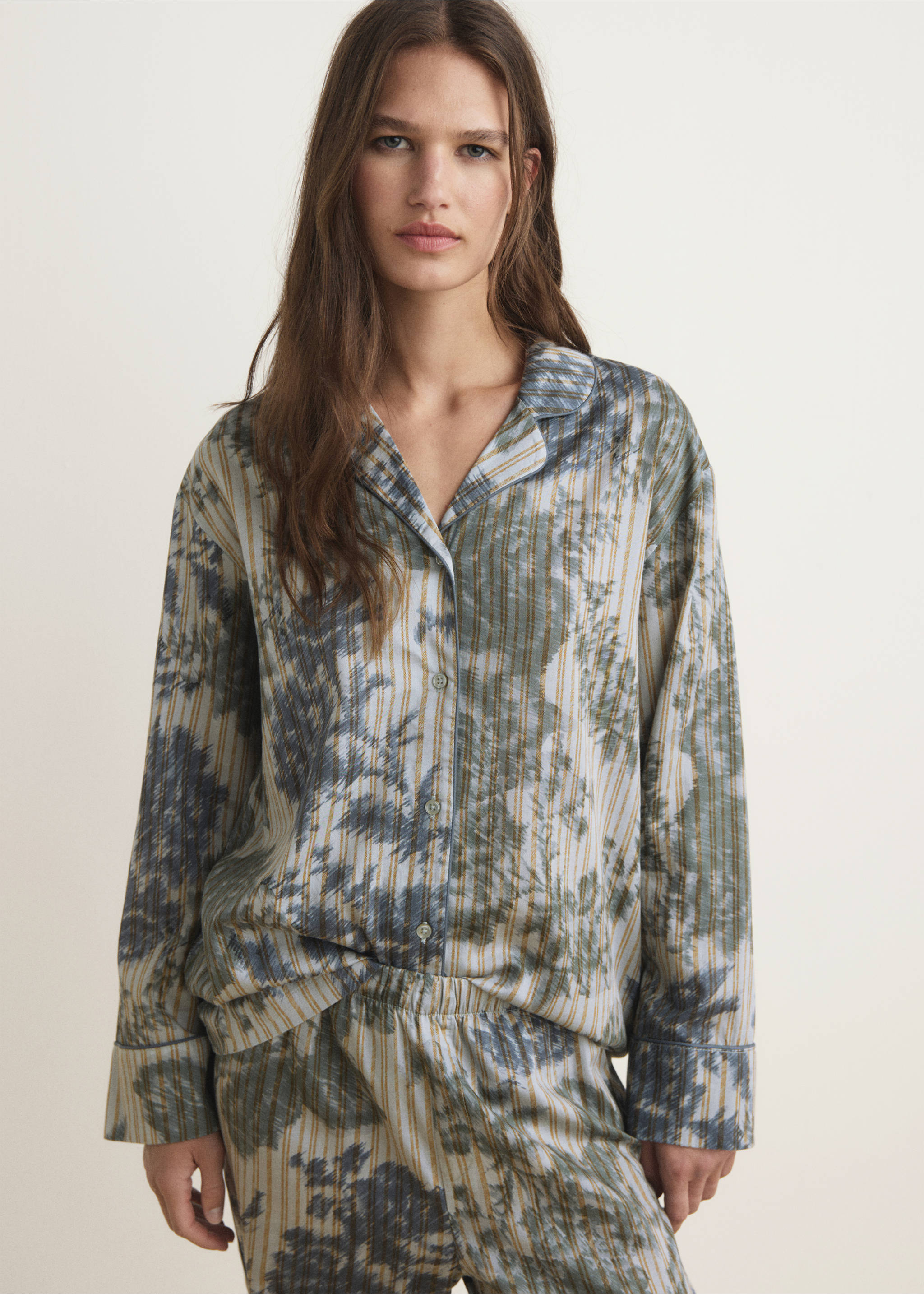Pyjama shirt with blurred print - Medium plane, Green. Ref: 17054438-00.