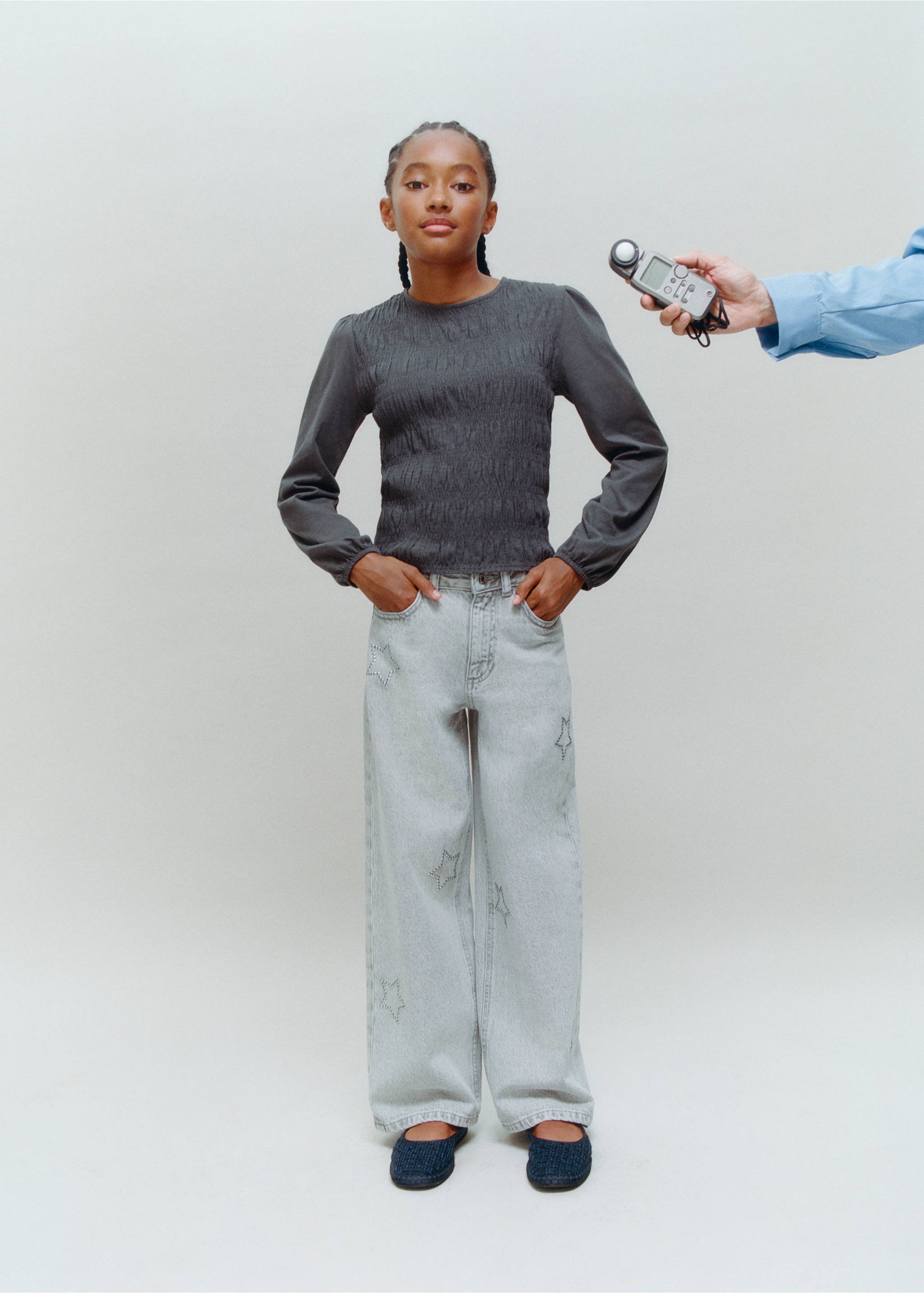 Wide leg jeans with stars - Details of the article 5, Denim Grey. Ref: 17054779-00.