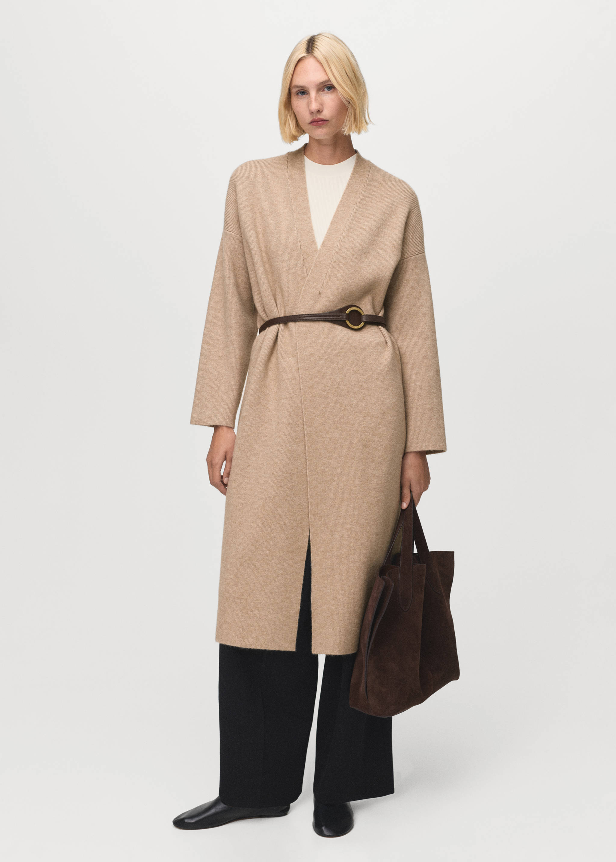 Long knitted coat - General plane