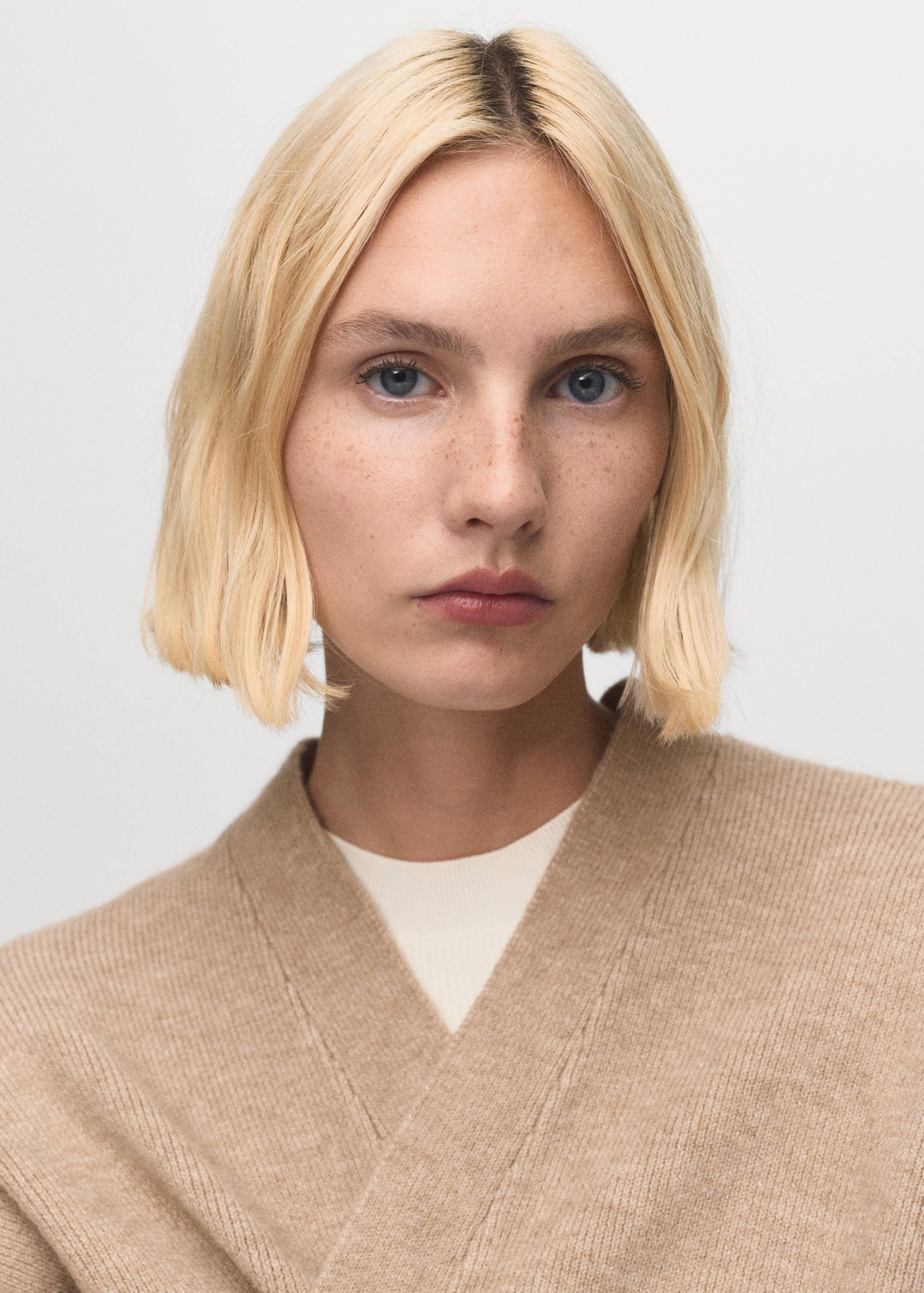 Long knitted coat - Details of the article 1