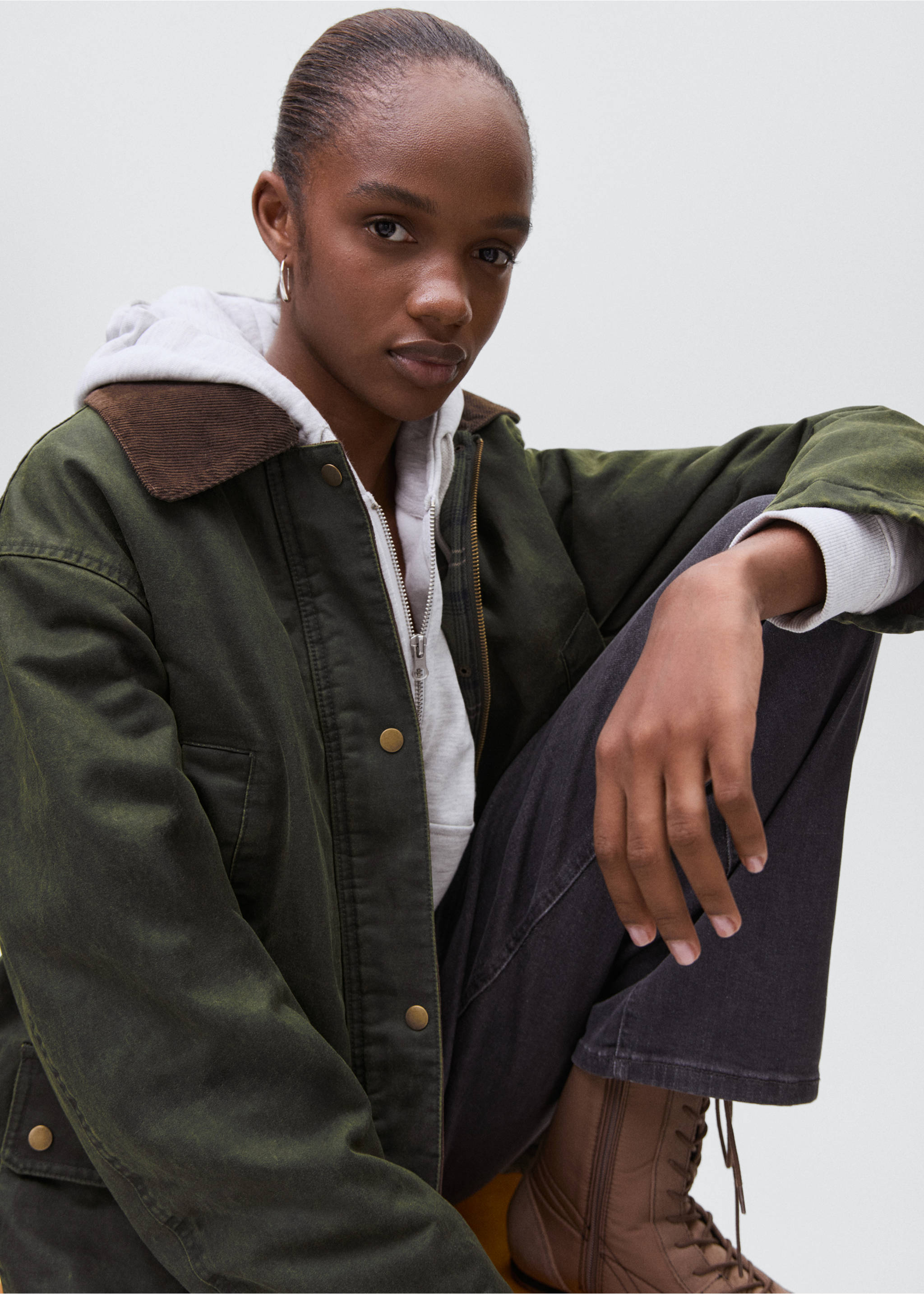 Waxed-effect parka - Details of the article 2, Green. Ref: 17055140-00.