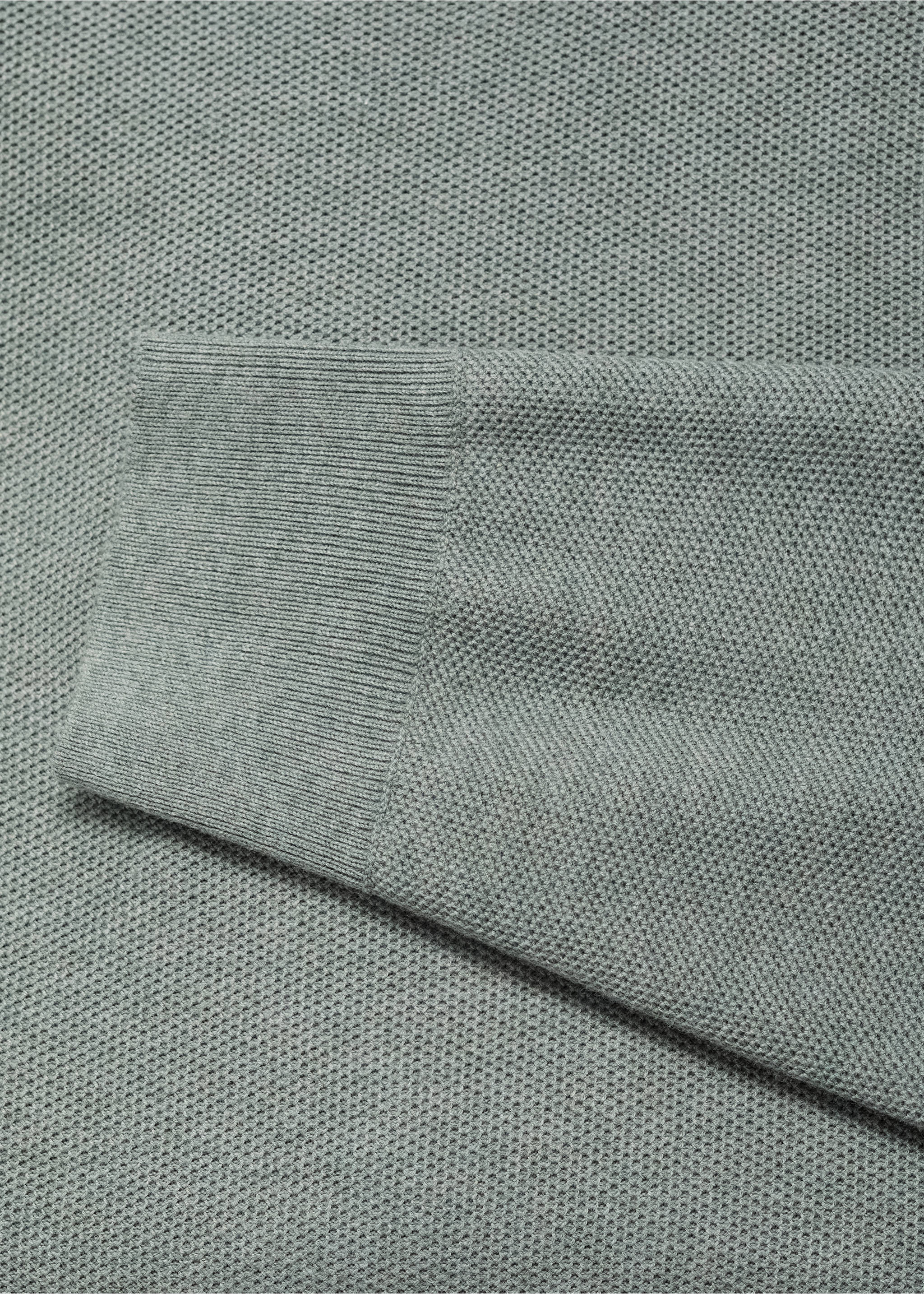 Microstructured cotton knitted sweater - Details of the article 8, Forest Green. Ref: 17055145-00.