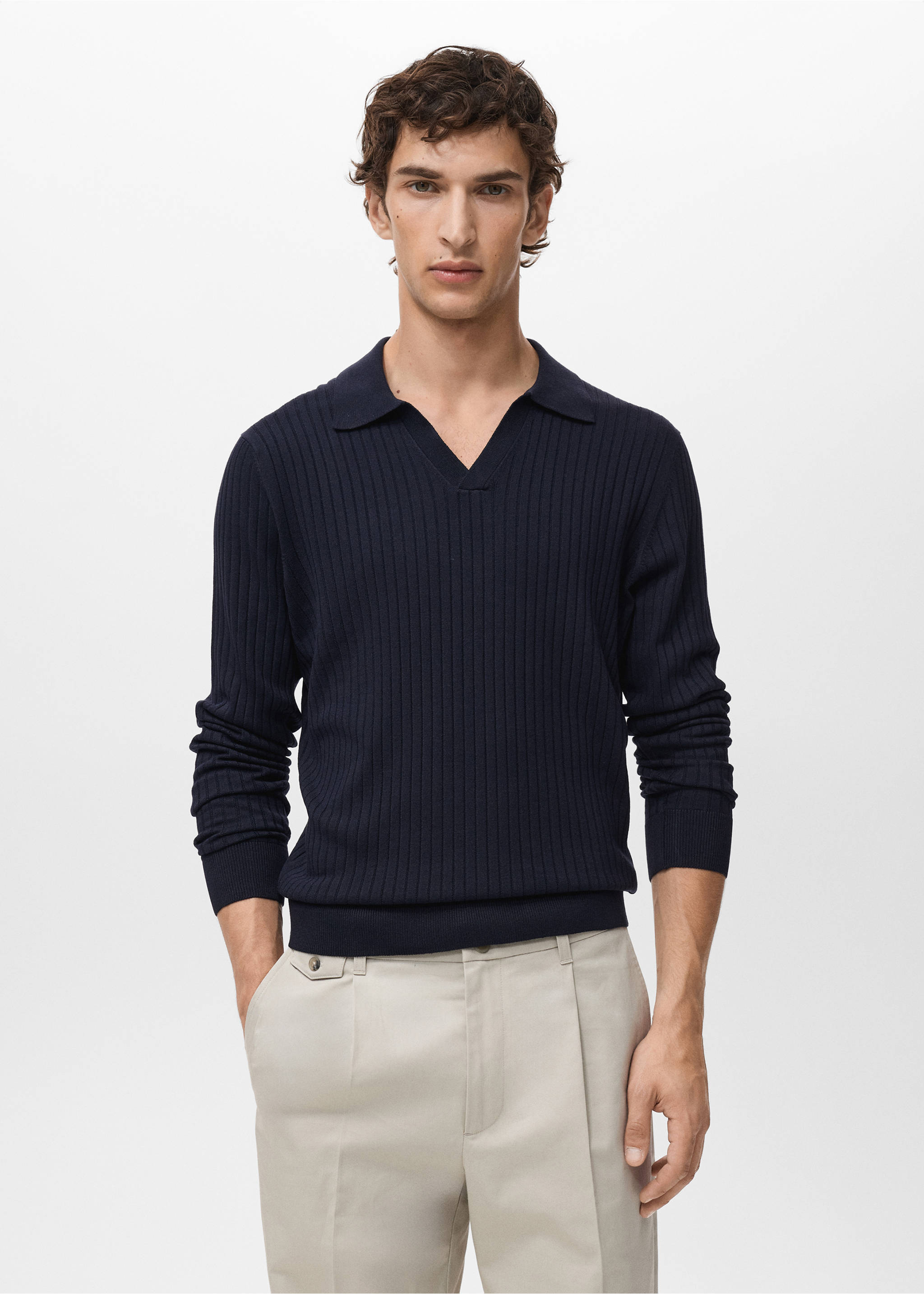 Ribbstickad tenniströja - Bild av mittparti, Marinblå. Ref: 17055150-00.