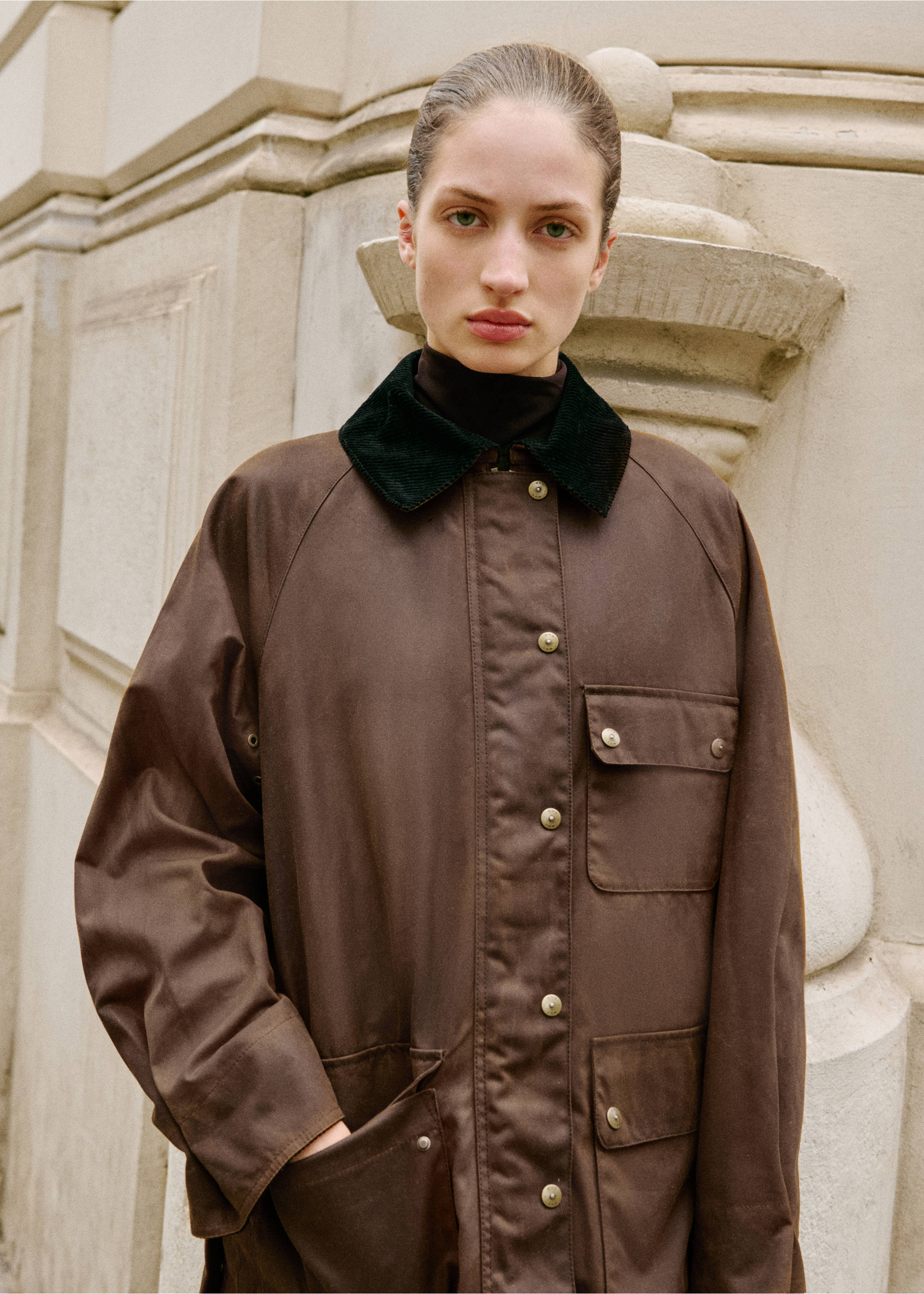 Waxed-effect parka with corduroy collar - Details of the article 1, Tobacco Brown. Ref: 17055790-00.