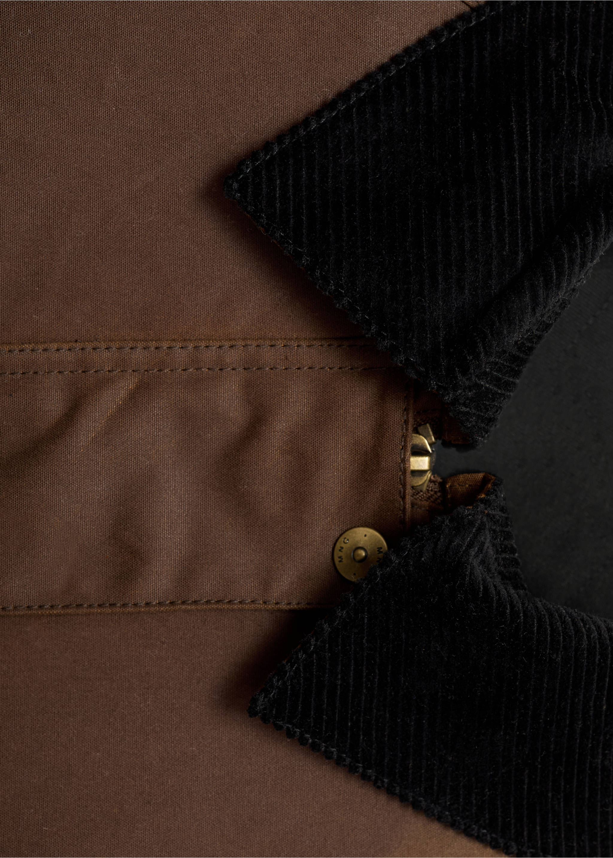 Waxed-effect parka with corduroy collar - Details of the article 0, Tobacco Brown. Ref: 17055790-00.