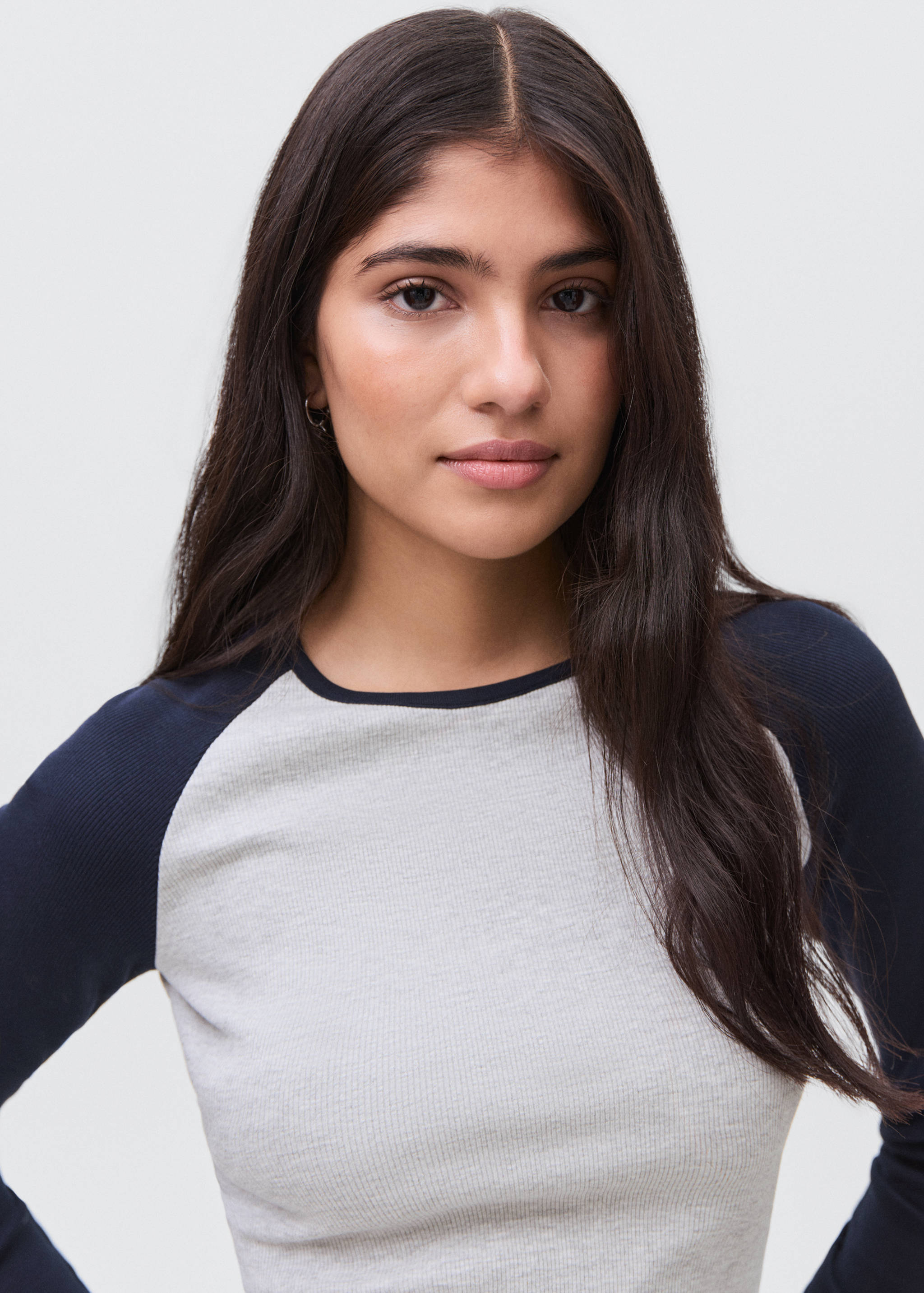 Tvåfärgad t-shirt - Detaljer om artikeln 1
