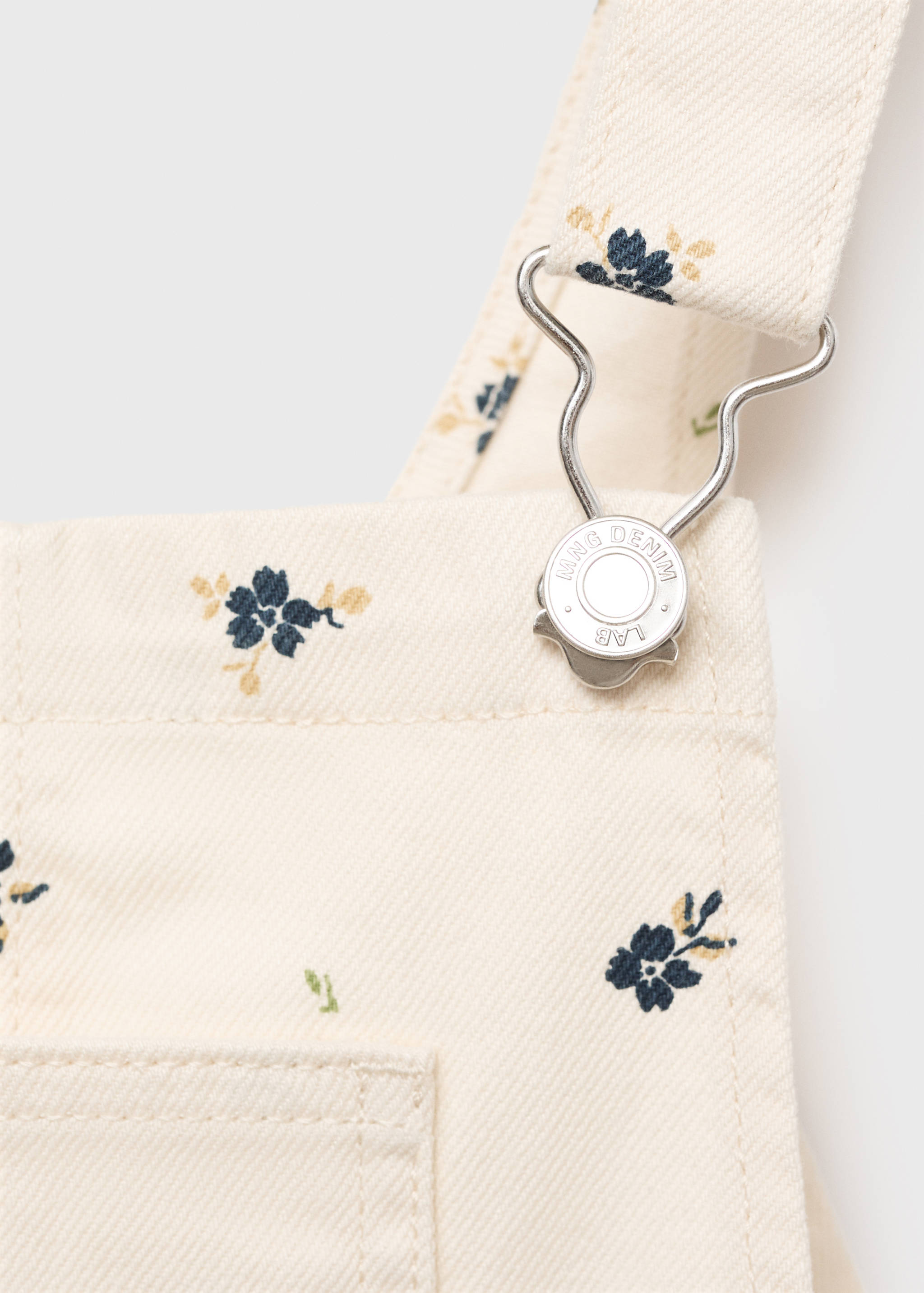 Tuinbroek met bloemetjesprint - Detail van het artikel 8