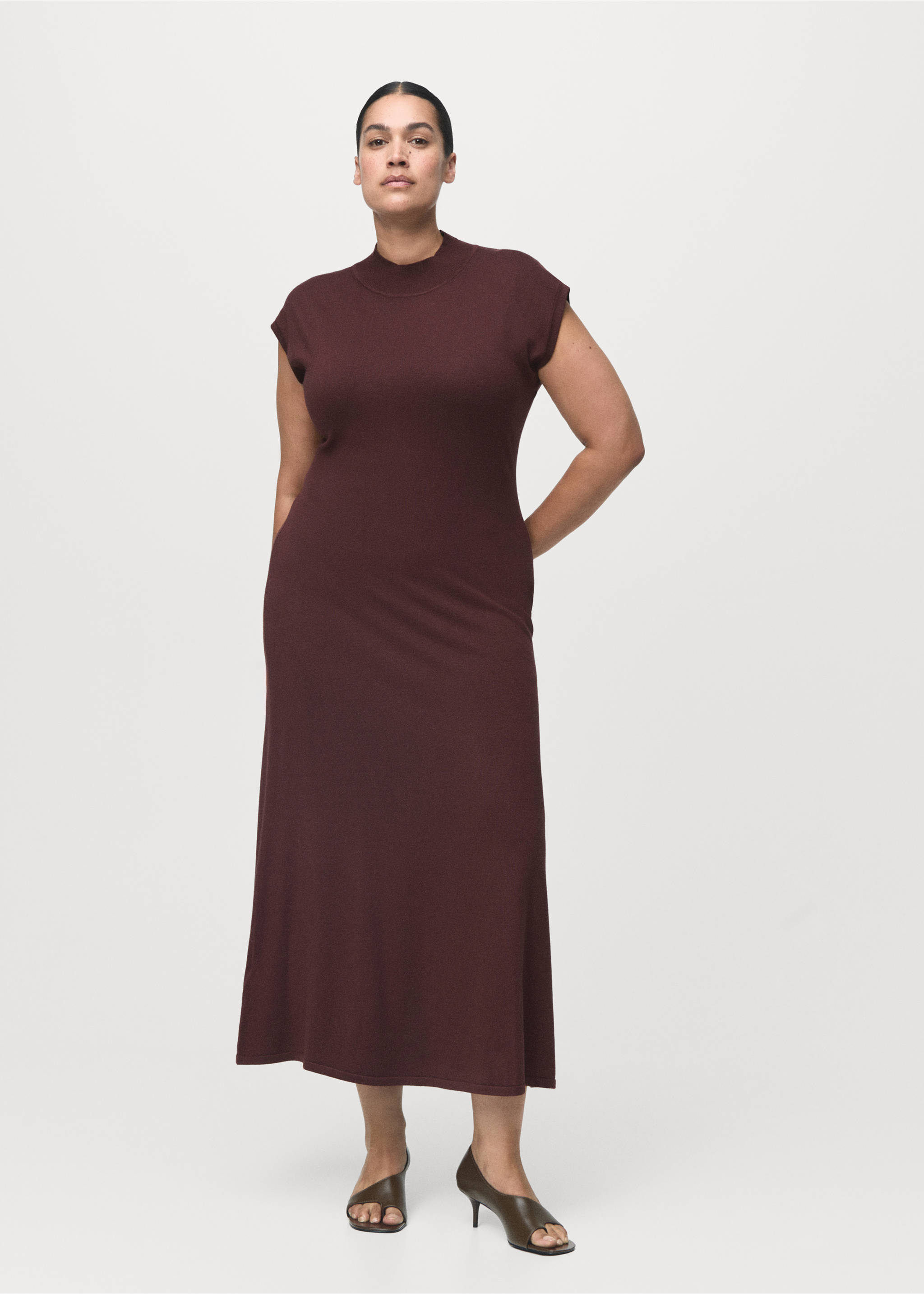 Perkins-neck knitted dress - Details of the article 6, Maroon. Ref: 17055799-00.