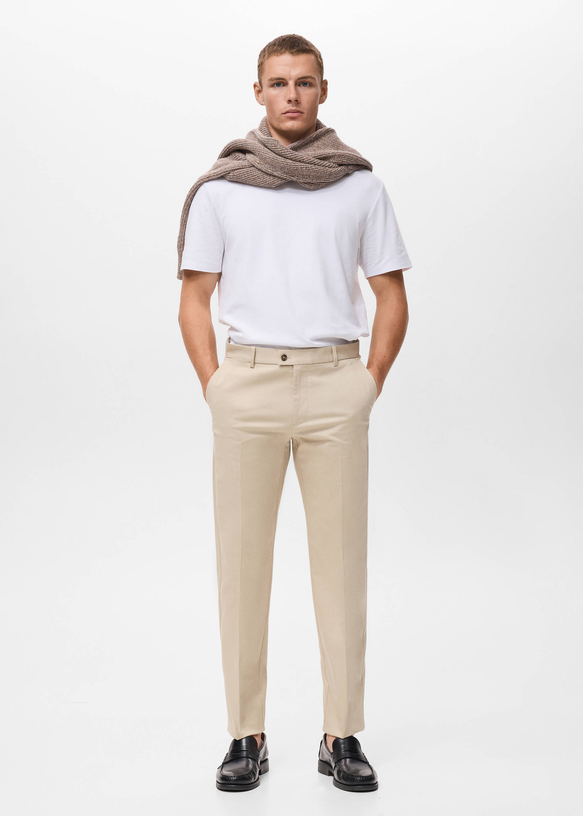Pantalón algodón regular fit - Plano general