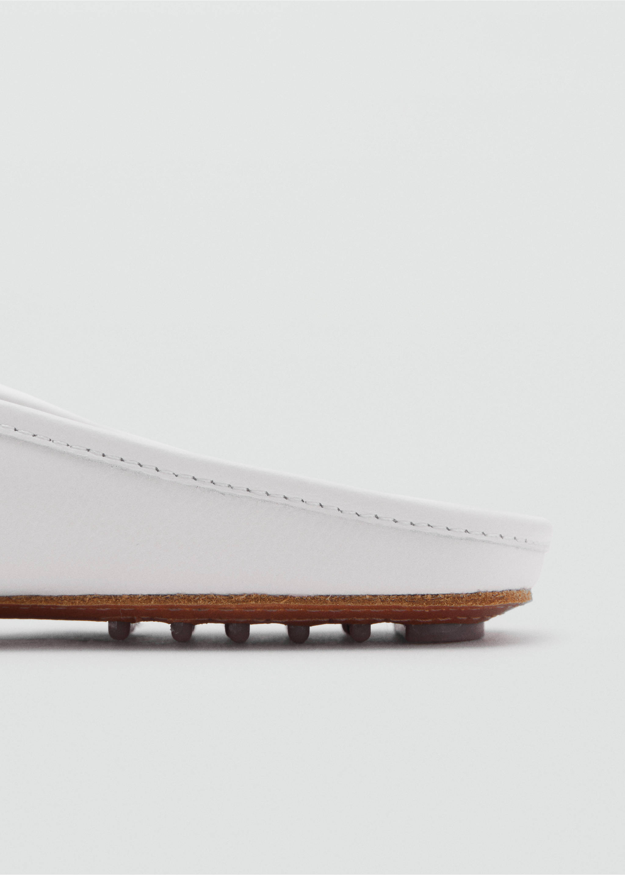 Leather flat shoes - Details of the article 1, White. Ref: 17055977-00.