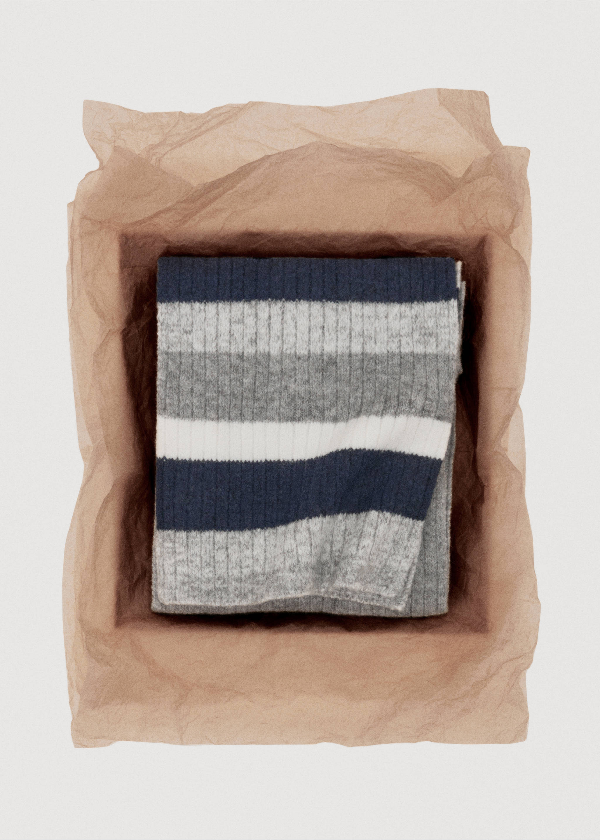 Striped knit scarf - Details of the article 7, Grey. Ref: 17055984-00.