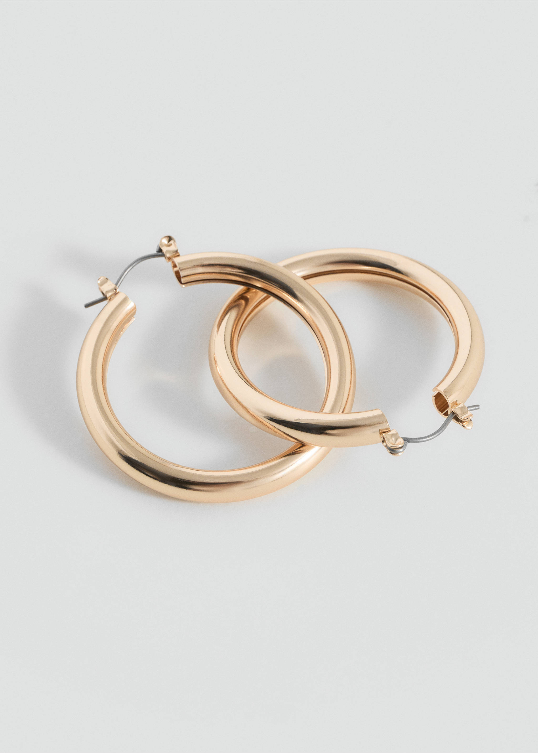 Metallic hoop earrings - Medium plane, Gold. Ref: 17055987-00.
