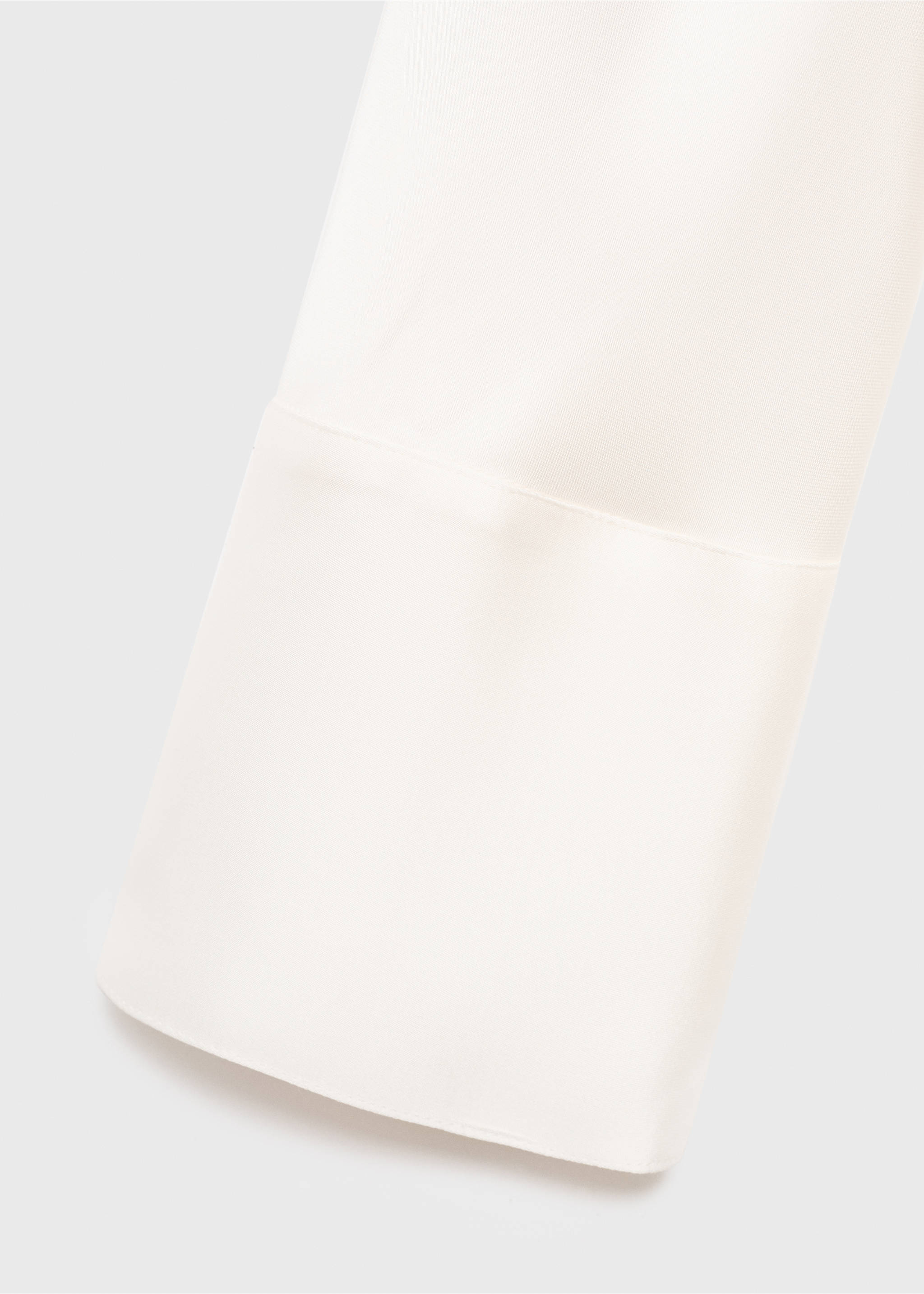 Satin blouse with bow on the back - Details of the article 8, Ecru. Ref: 17056001-00.