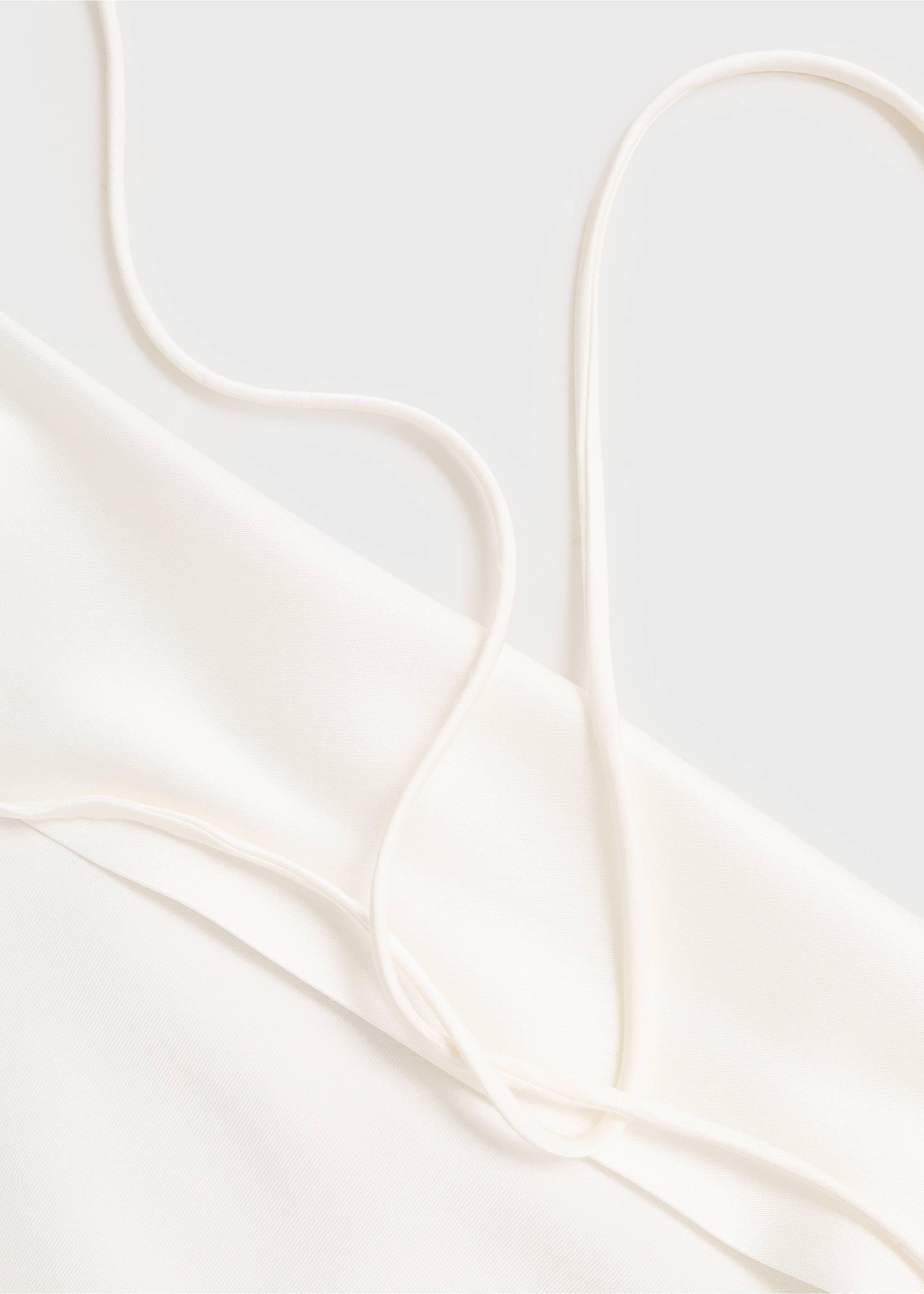 Satin blouse with bow on the back - Details of the article 0, Ecru. Ref: 17056001-00.