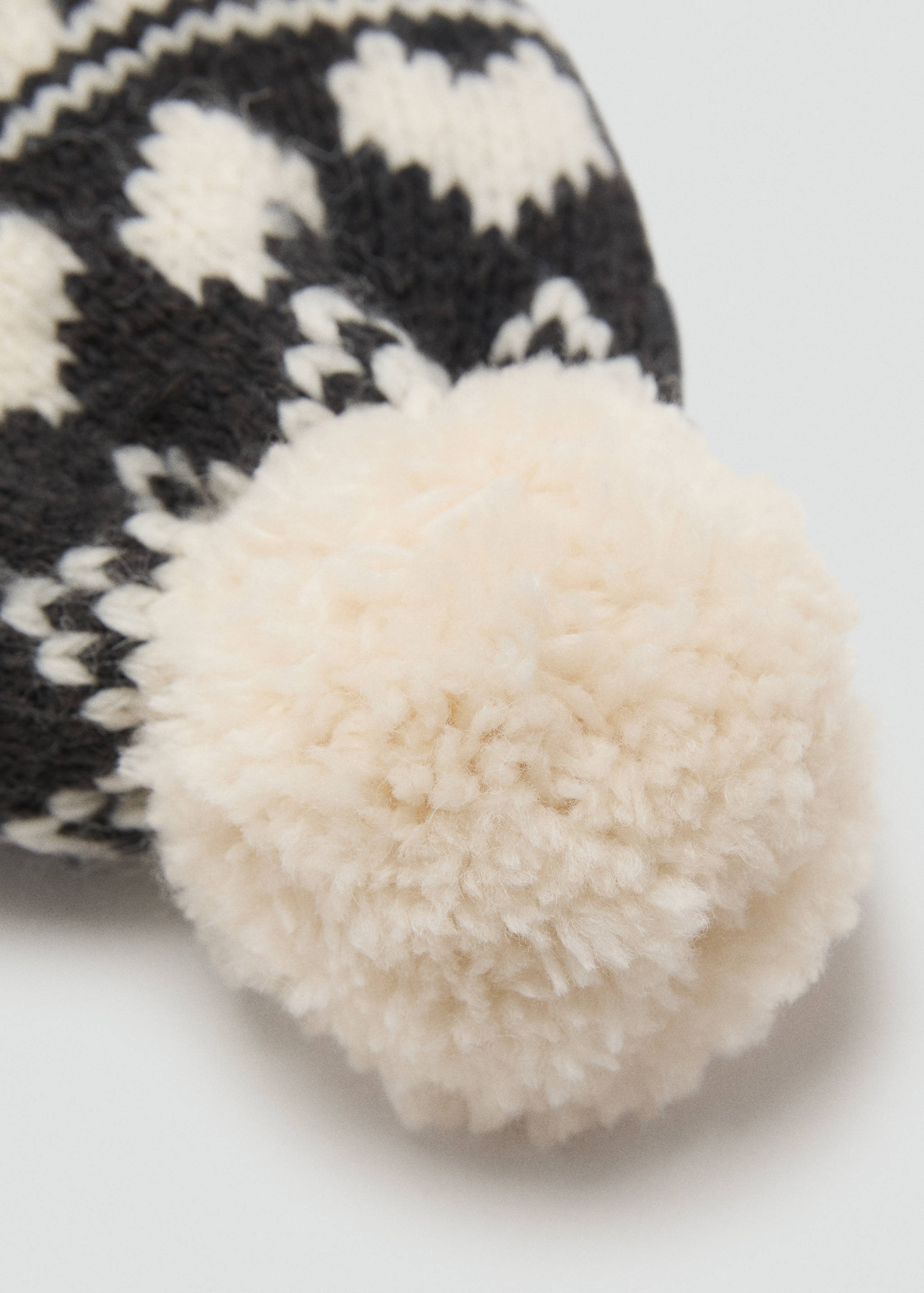 Bonnet en maille à pompon - Détail de l'article 1