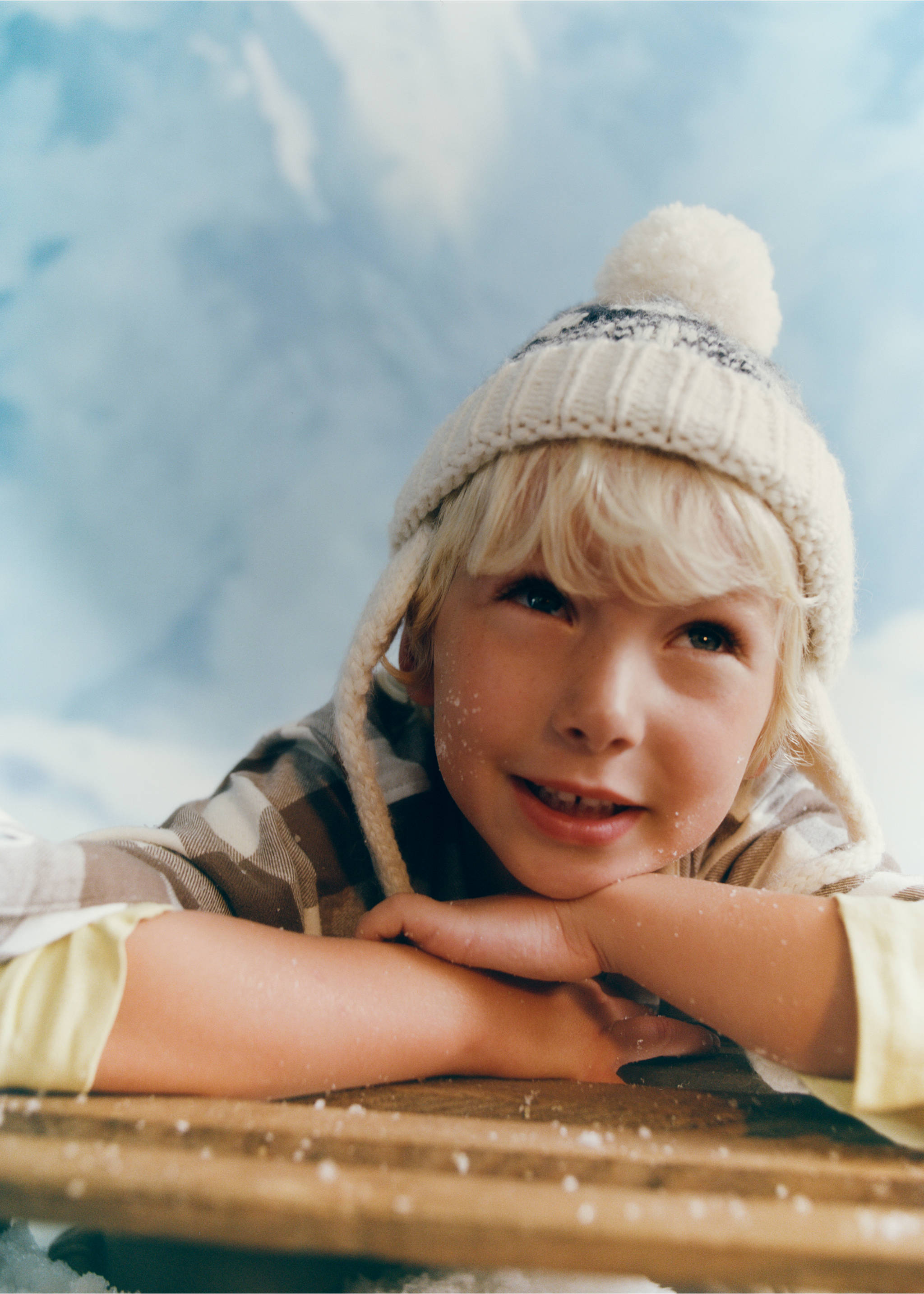 Bonnet en maille à pompon - Détail de l'article 5, Sable. Ref: 17056347-00.
