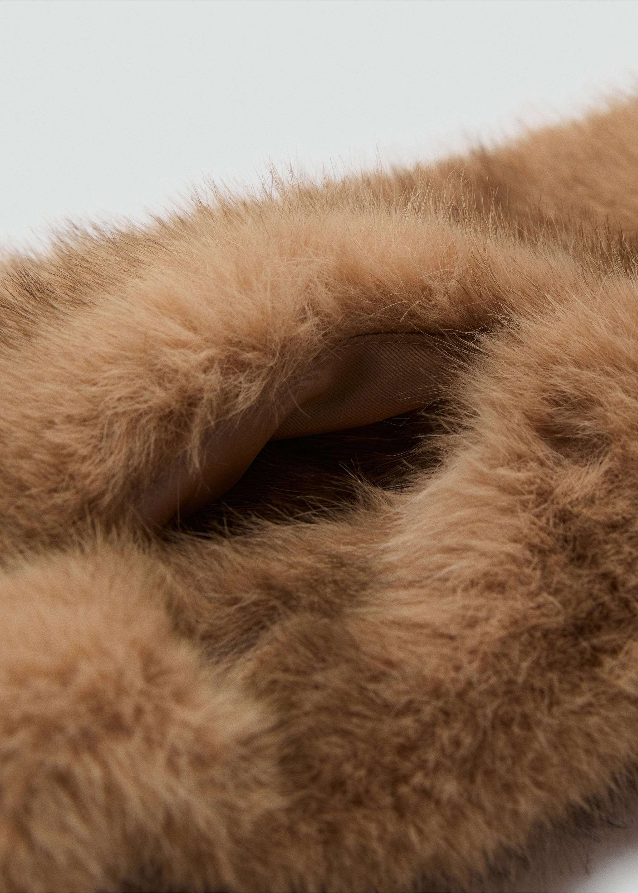 Faux-fur scarf - Details of the article 1, Brown. Ref: 17056354-00.