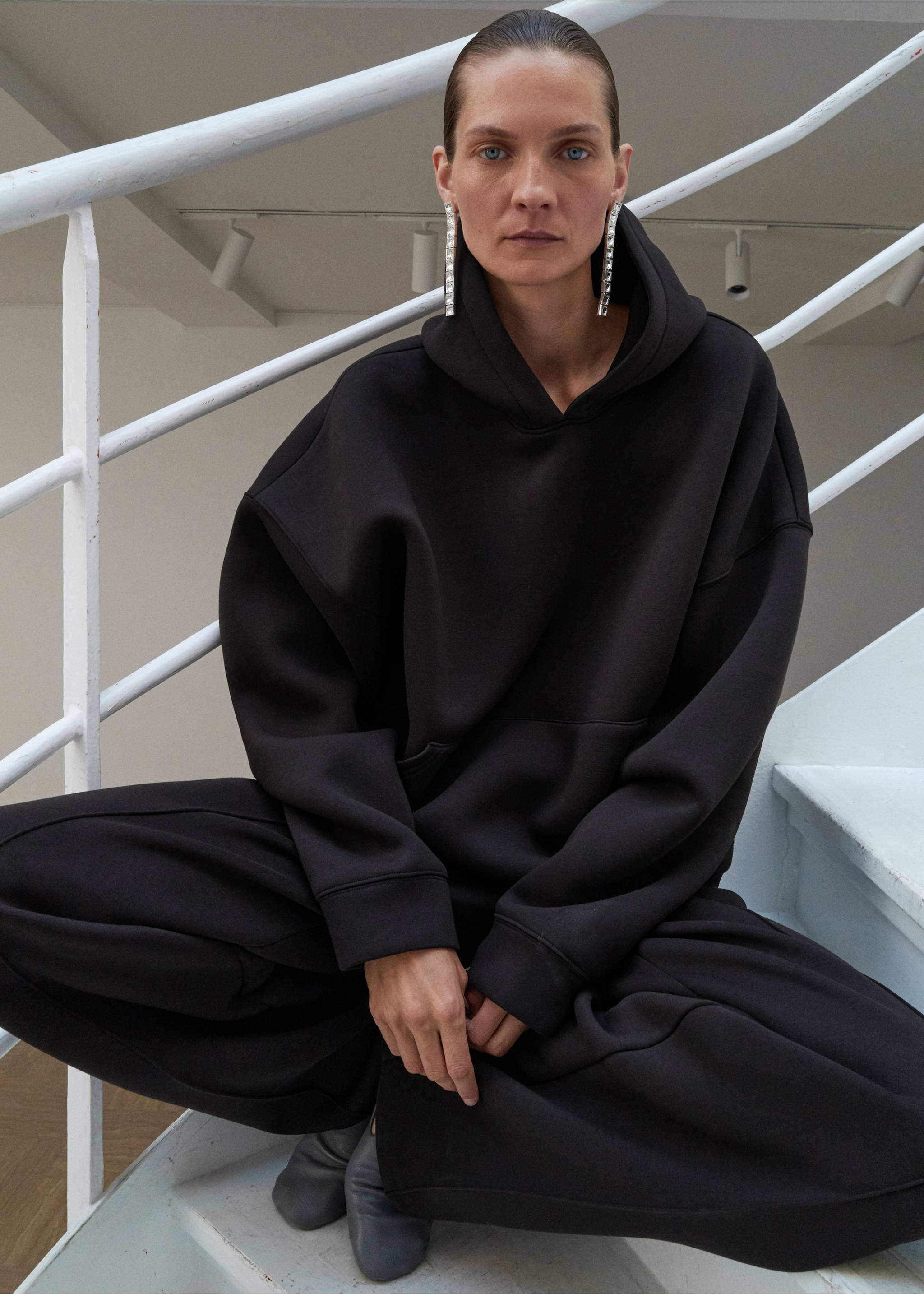 Sweat-shirt oversize capuche - Plan moyen, Marron. Ref: 17056358-00.