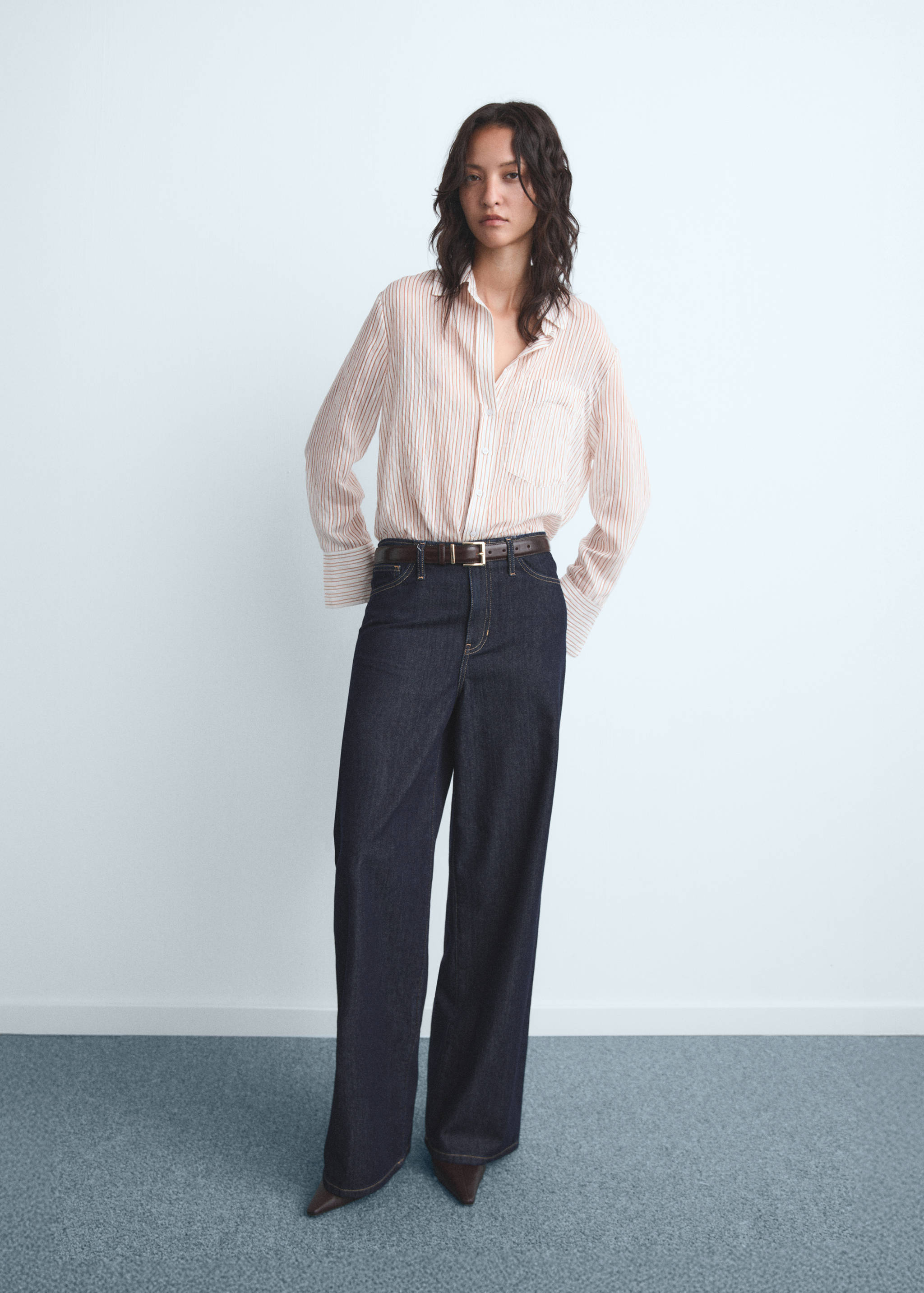 Wide leg mid-rise jeans - General plane