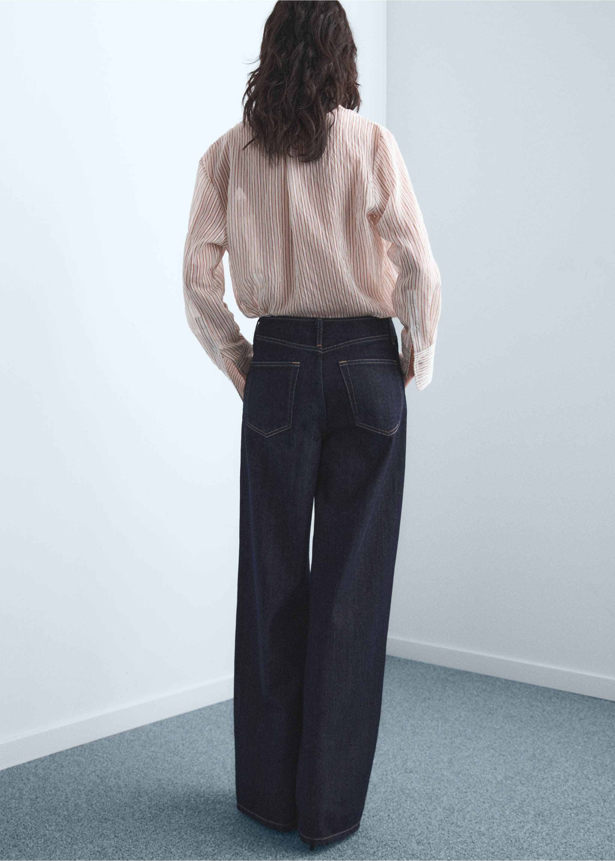 Jeans med breda ben och mellanhög midja - Artikelns baksida, Blå. Ref: 17056743-00.