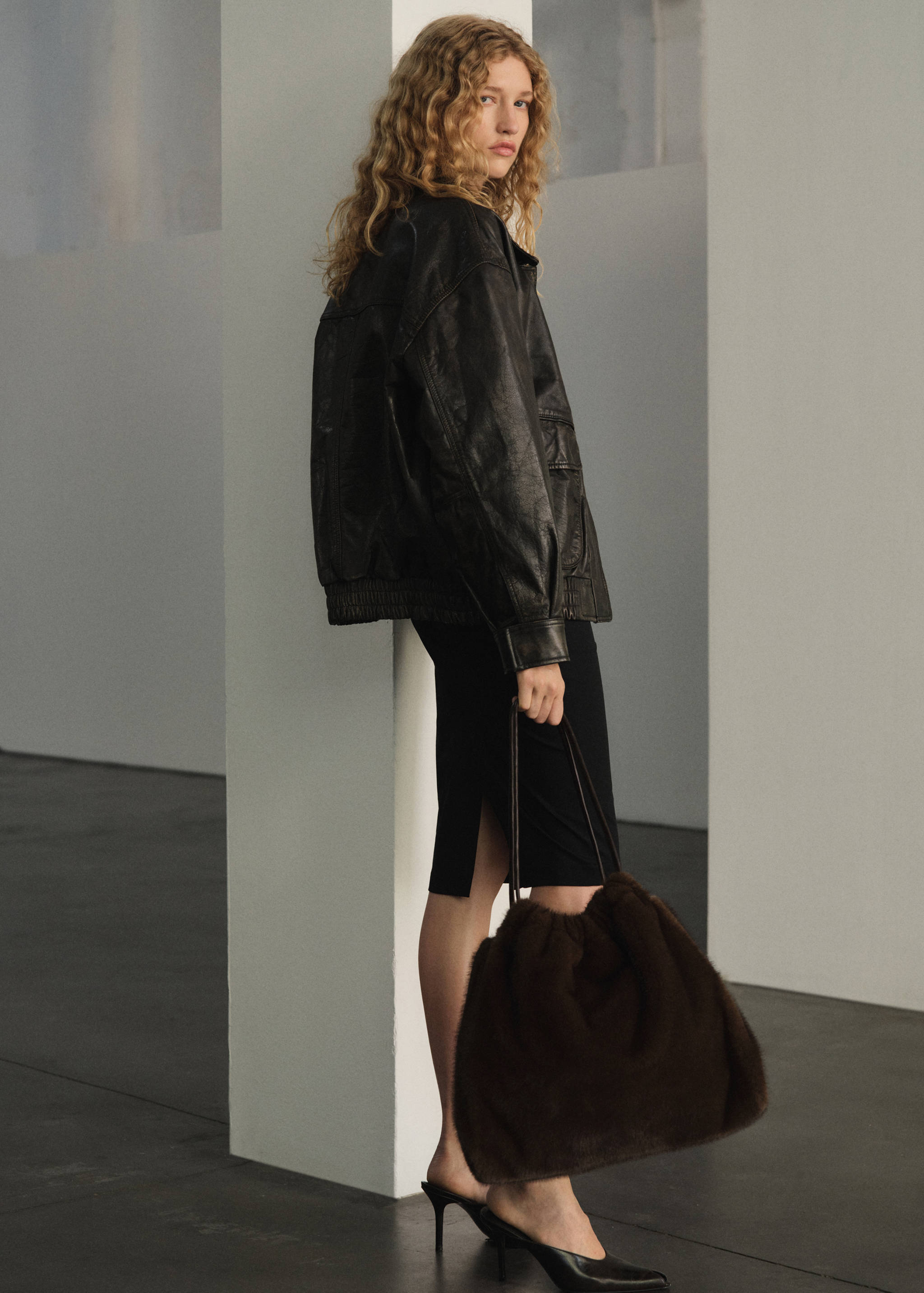 Faux-fur shoulder bag - Women | MANGO OUTLET USA