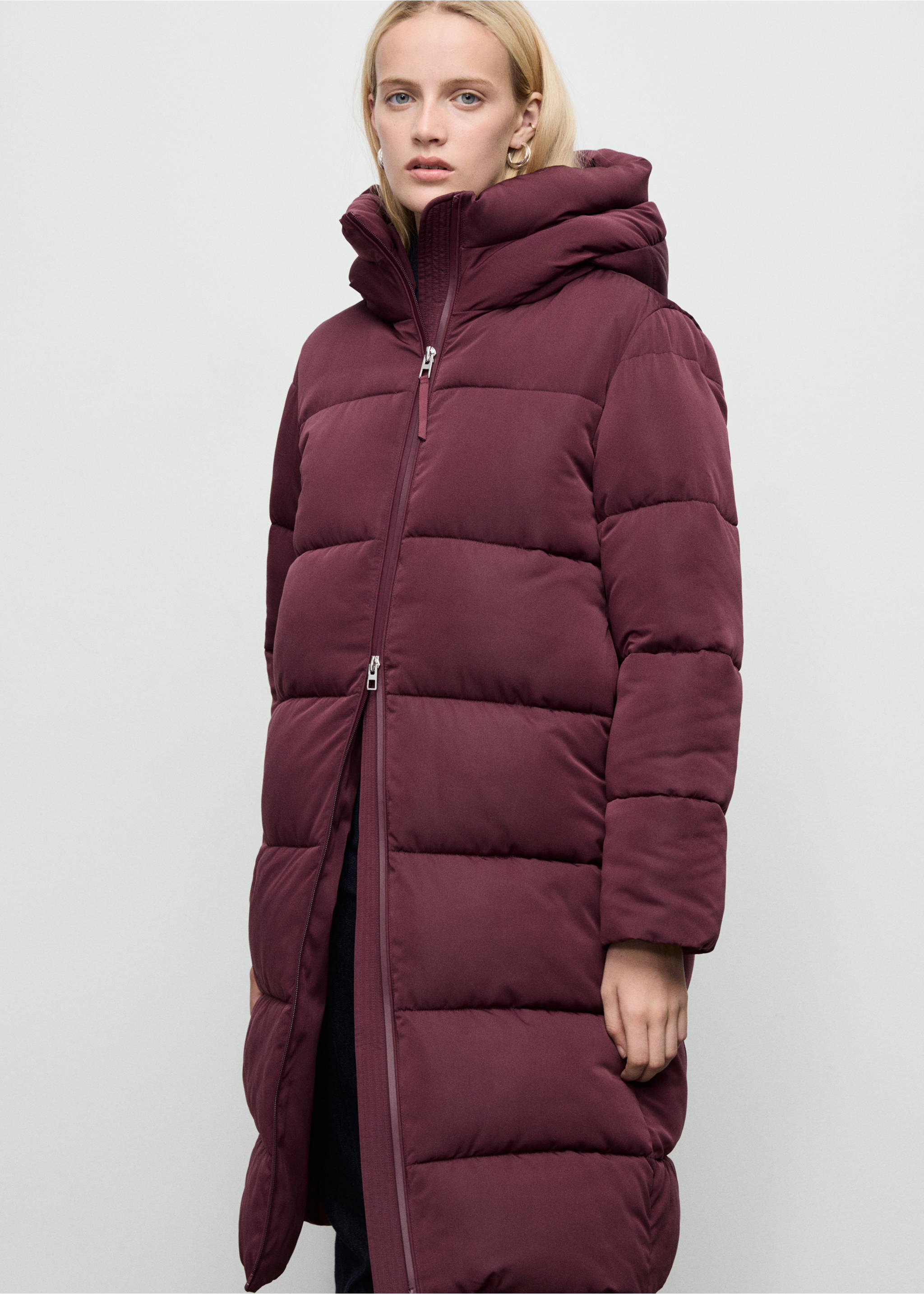 Long padded anorak with hood - Medium plane, Maroon. Ref: 17057131-00.