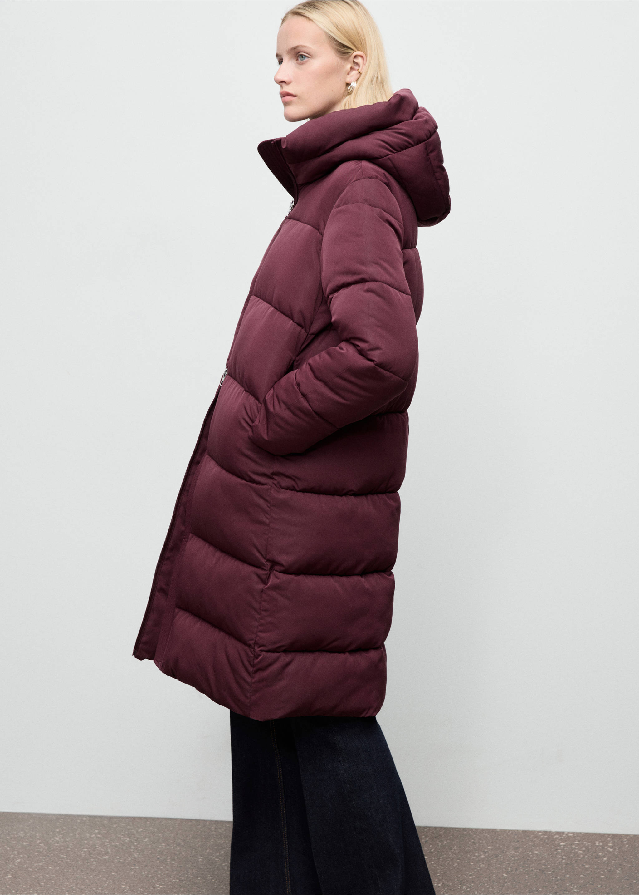 Long padded anorak with hood - Details of the article 3, Maroon. Ref: 17057131-00.