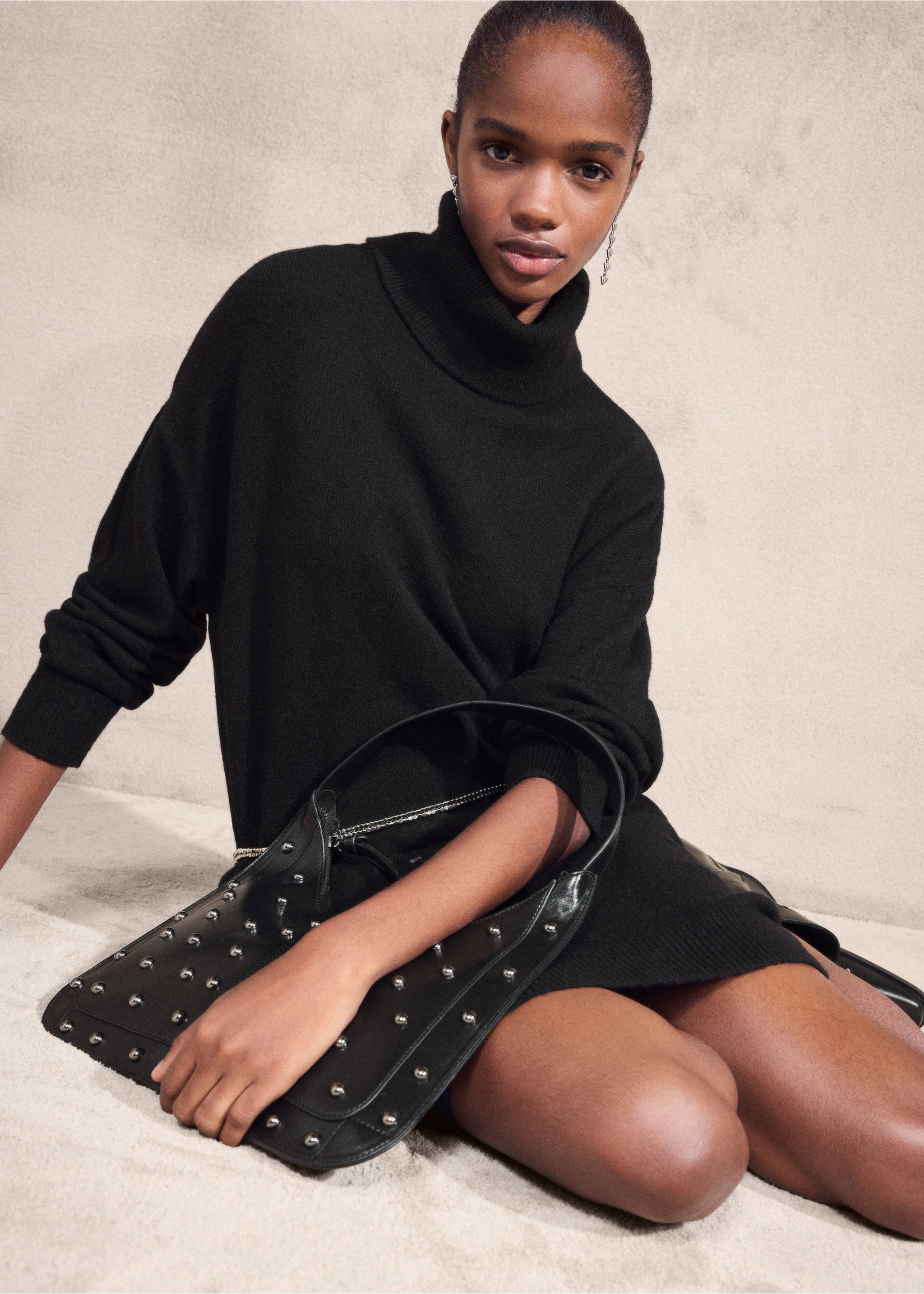 Studded clutch bag - General plane, Black. Ref: 17057774-00.