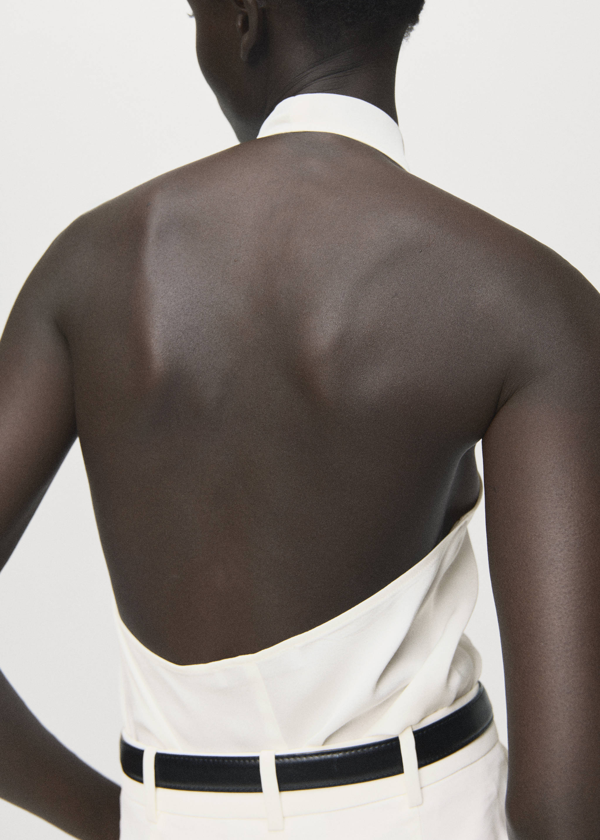 Satinerad blus draperad halsringning - Detaljer om artikeln 3