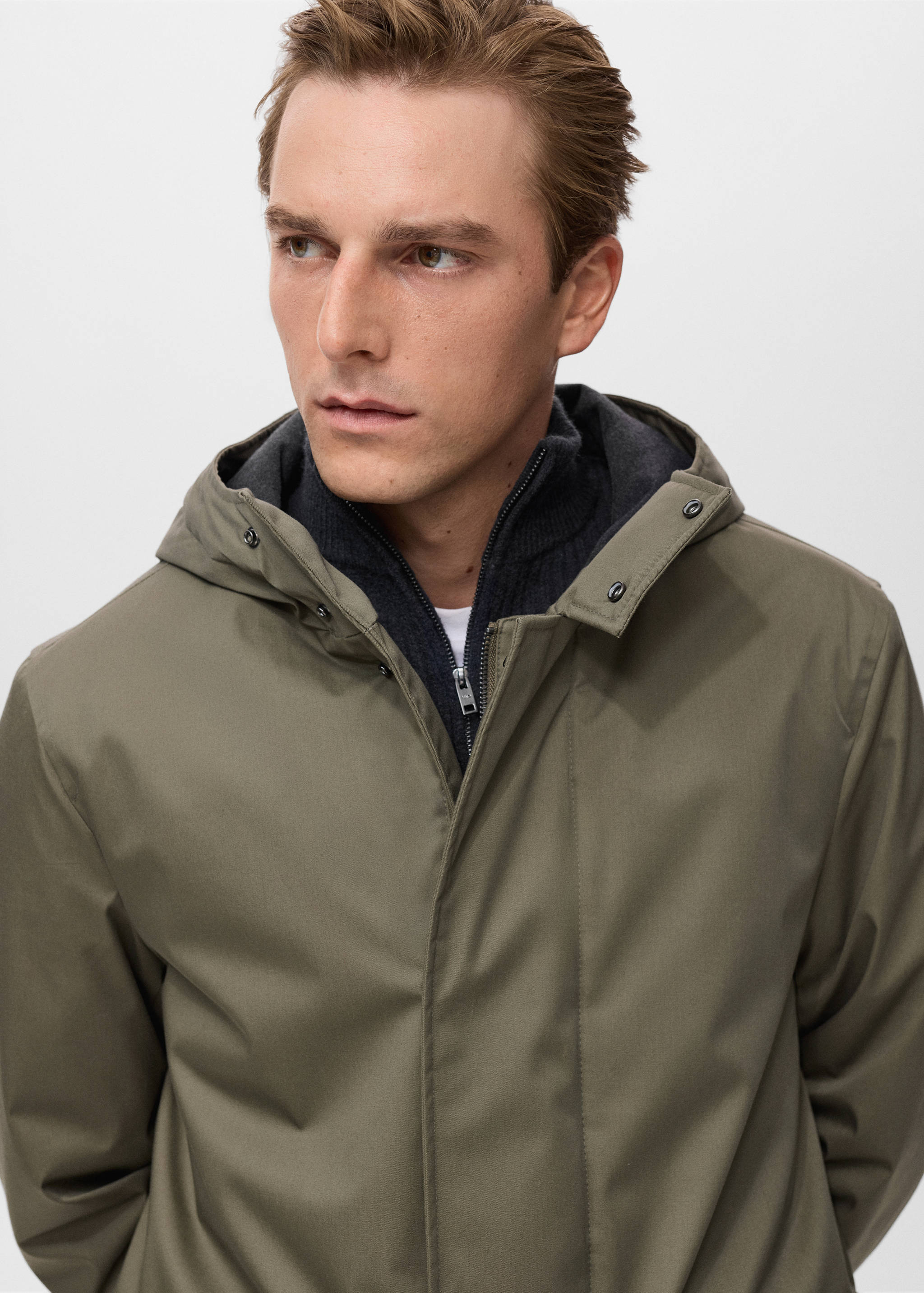 Quilted parka with water-repellent hood - Details of the article 1
