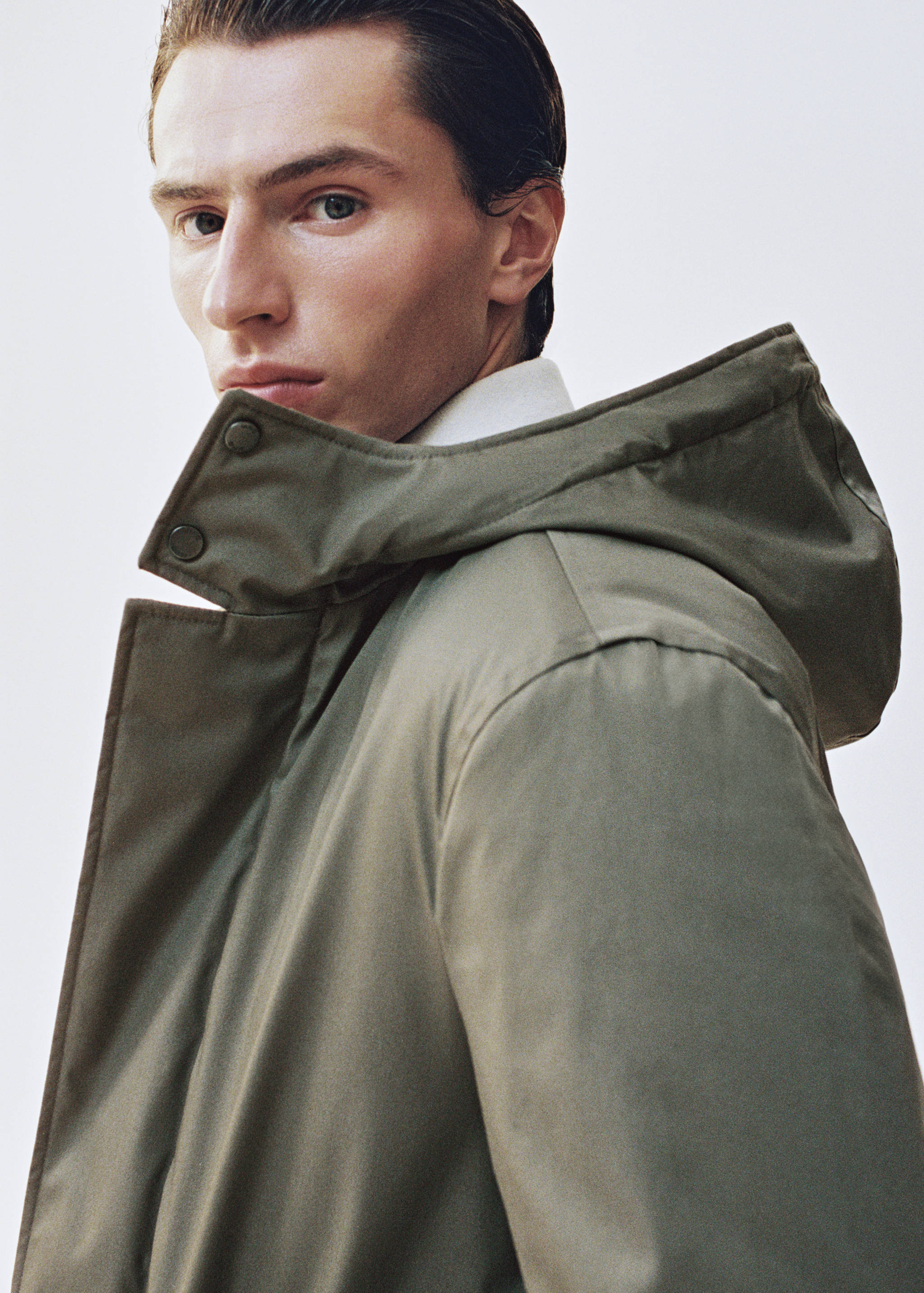 Quilted parka with water-repellent hood - Details of the article 5