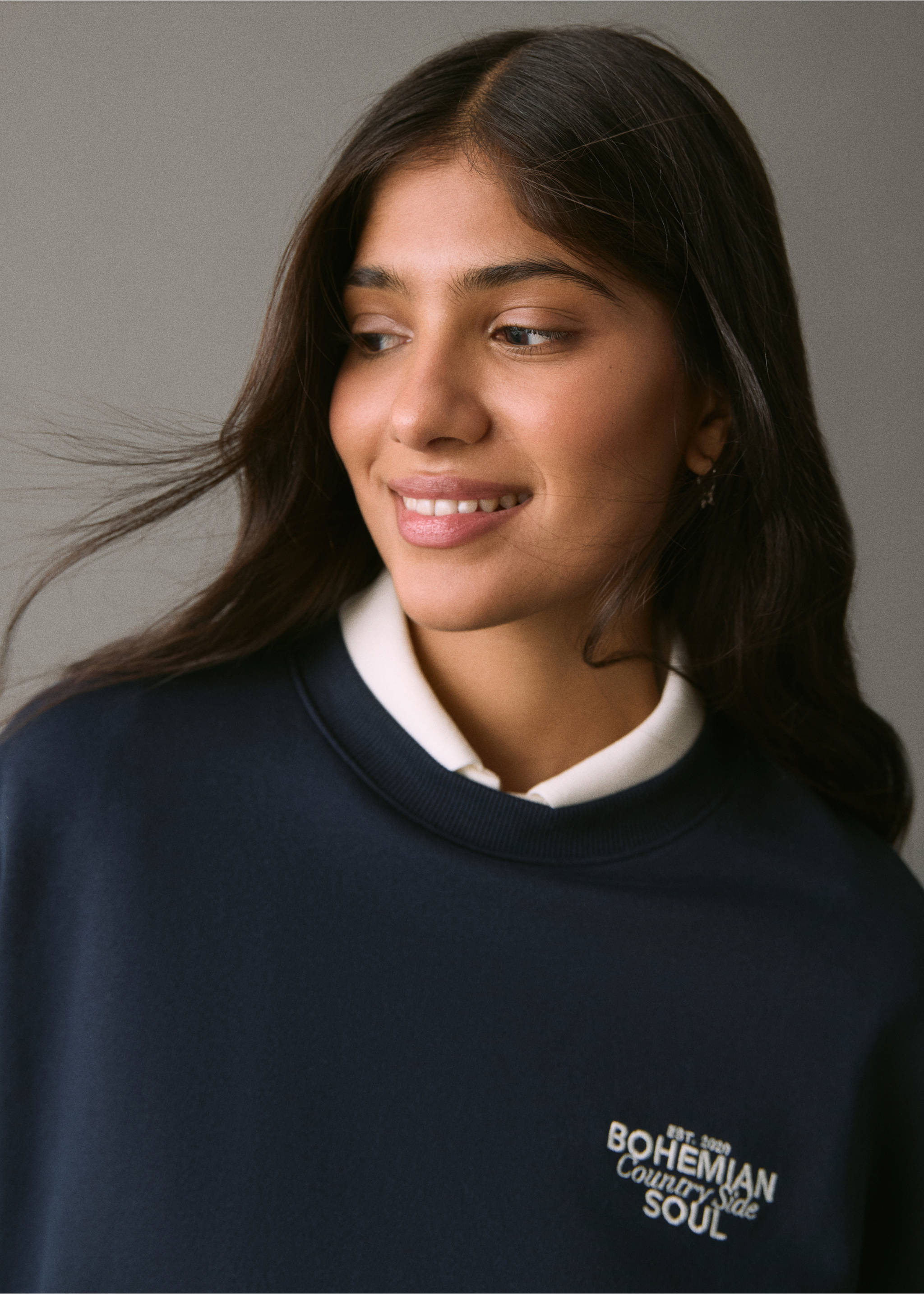 Printed embroidered sweatshirt - Details of the article 1, Navy. Ref: 17058268-00.