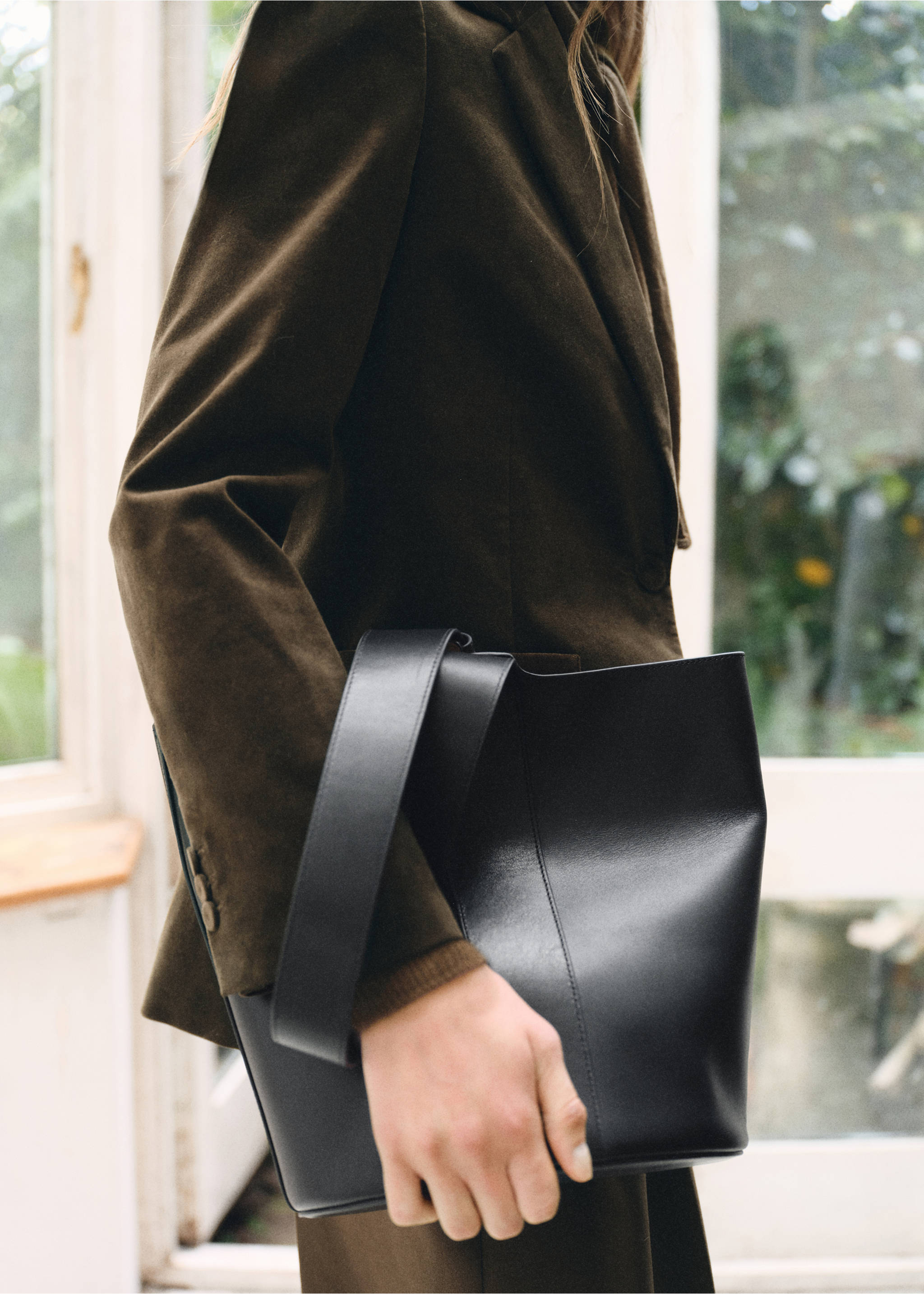 Leather bucket bag - General plane, Black. Ref: 17058285-00.