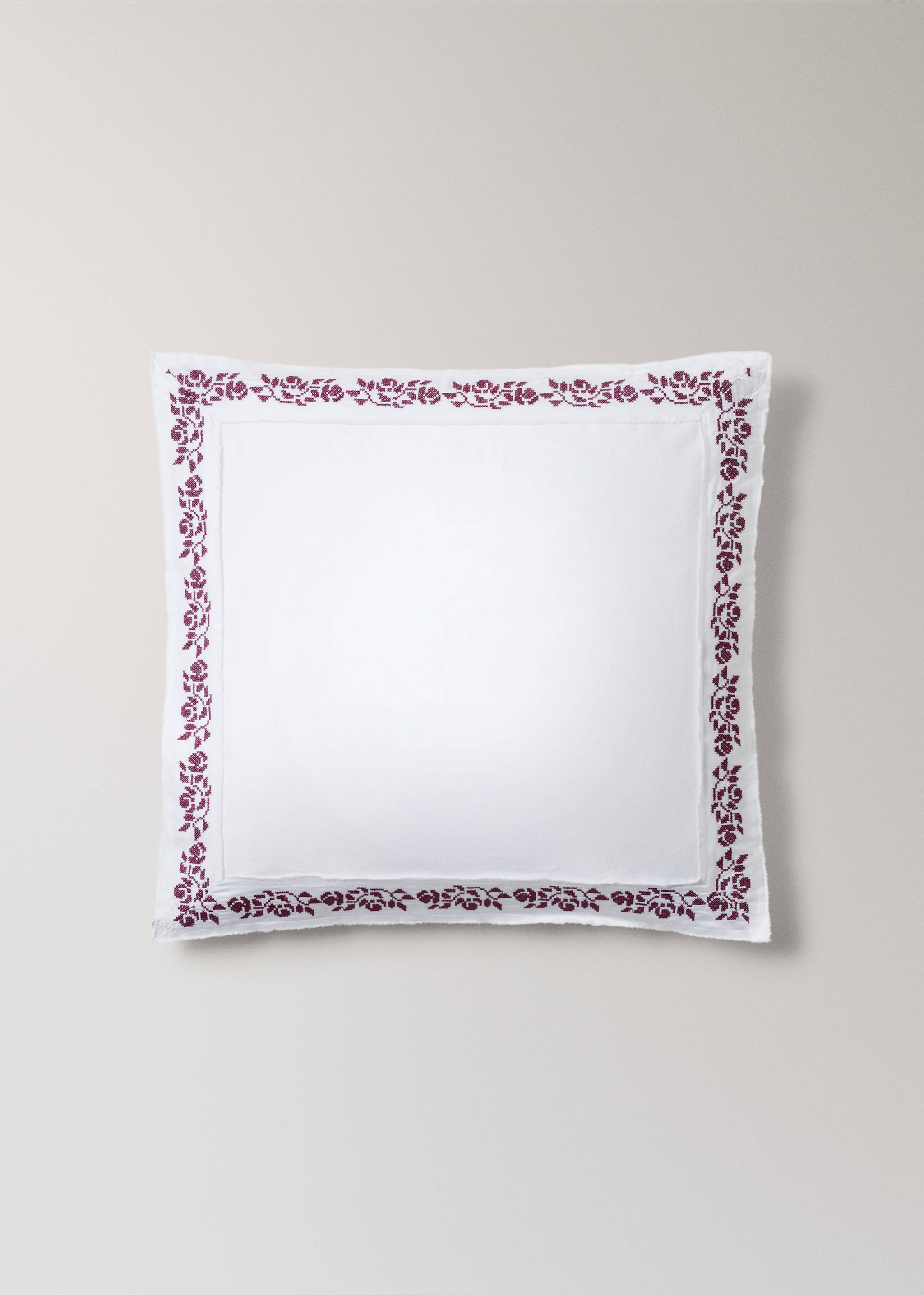 300-thread count satin cotton pillowcase with cross-stitch embroidery 60x60cm - Article without model, Off White. Ref: 17058287-00.