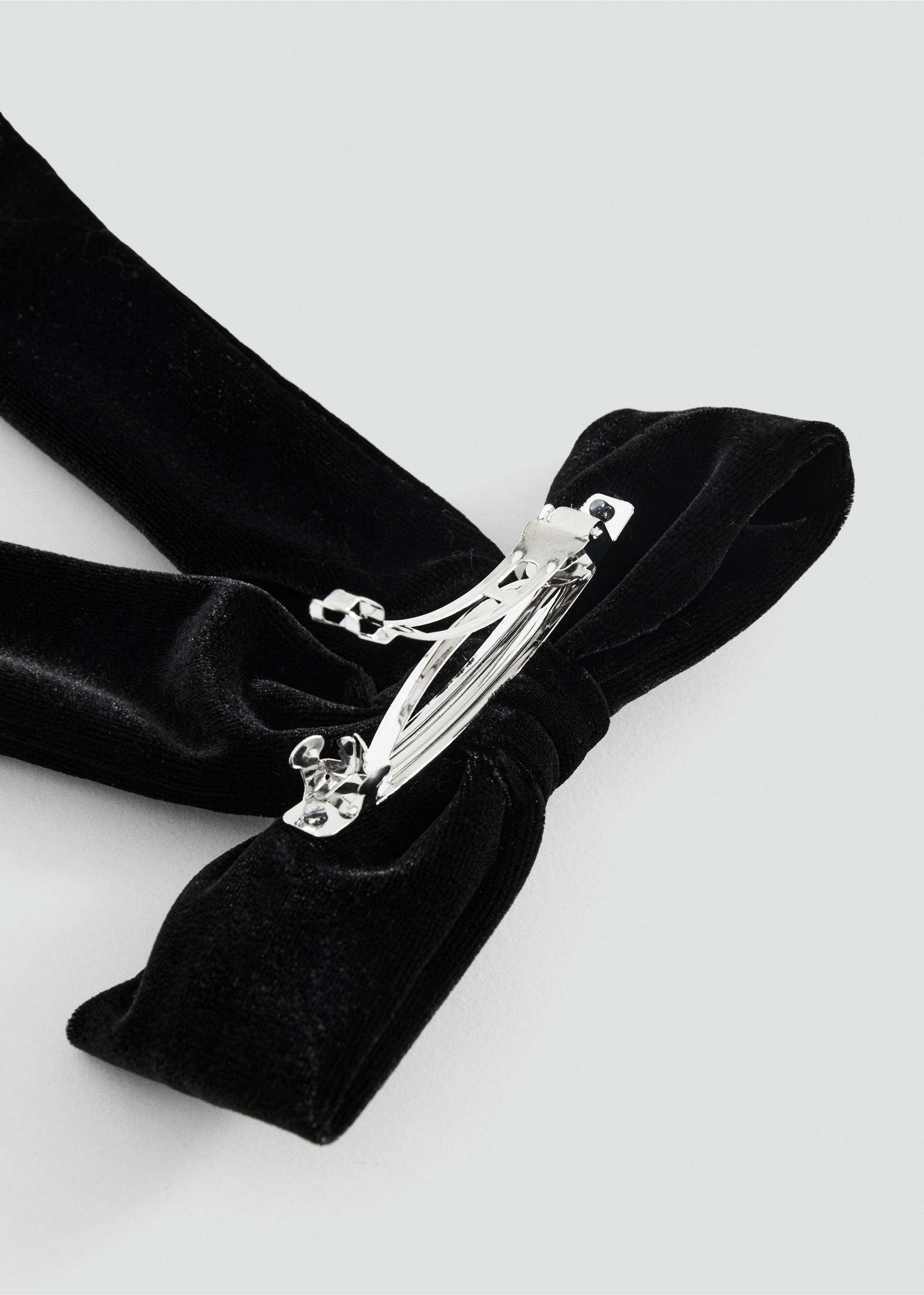 Velvet bow hairclip - Medium plane, Black. Ref: 17058290-00.