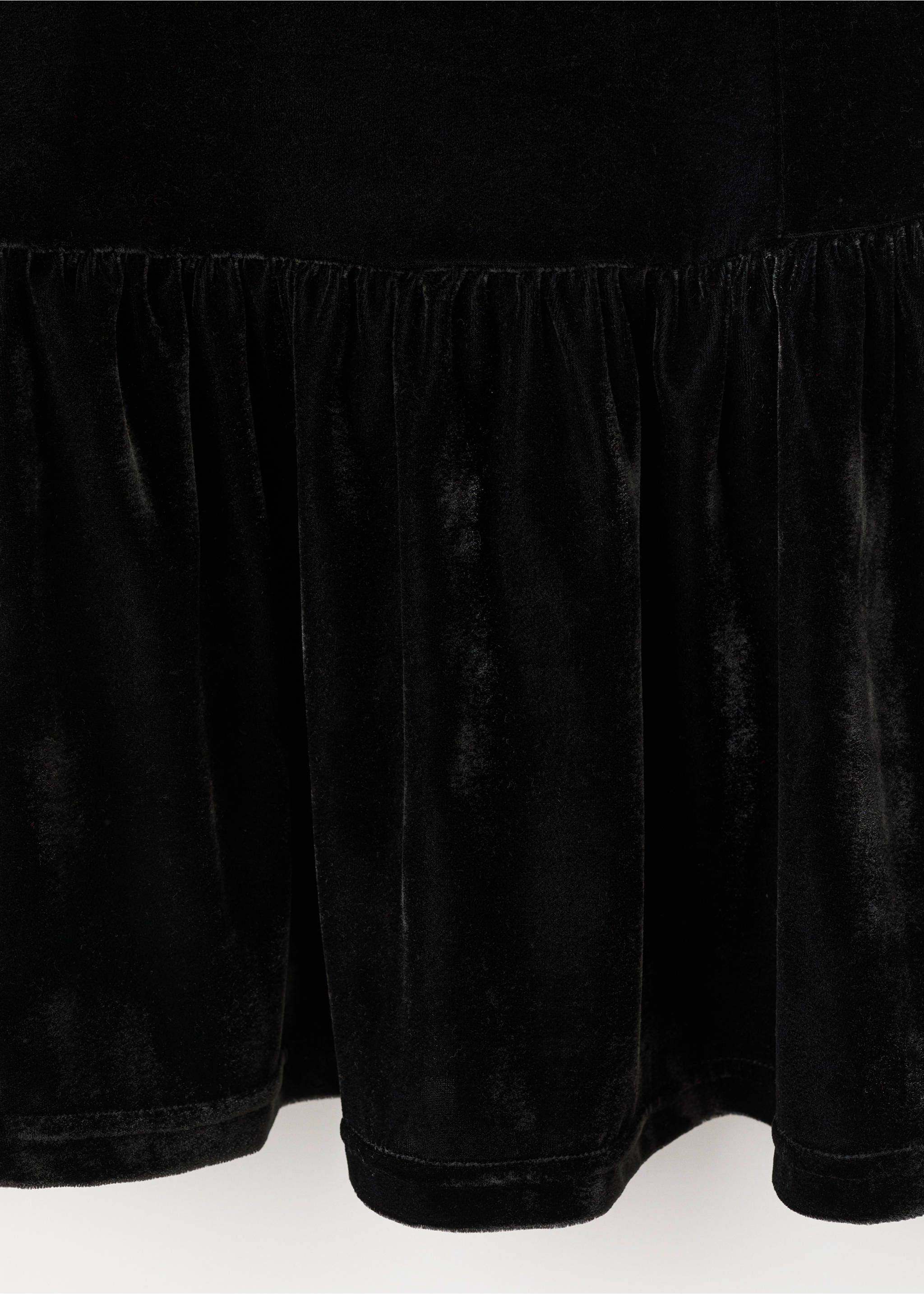 Tailliertes Samtkleid - Detail des Artikels 0, Schwarz. Ref: 17059110-00.