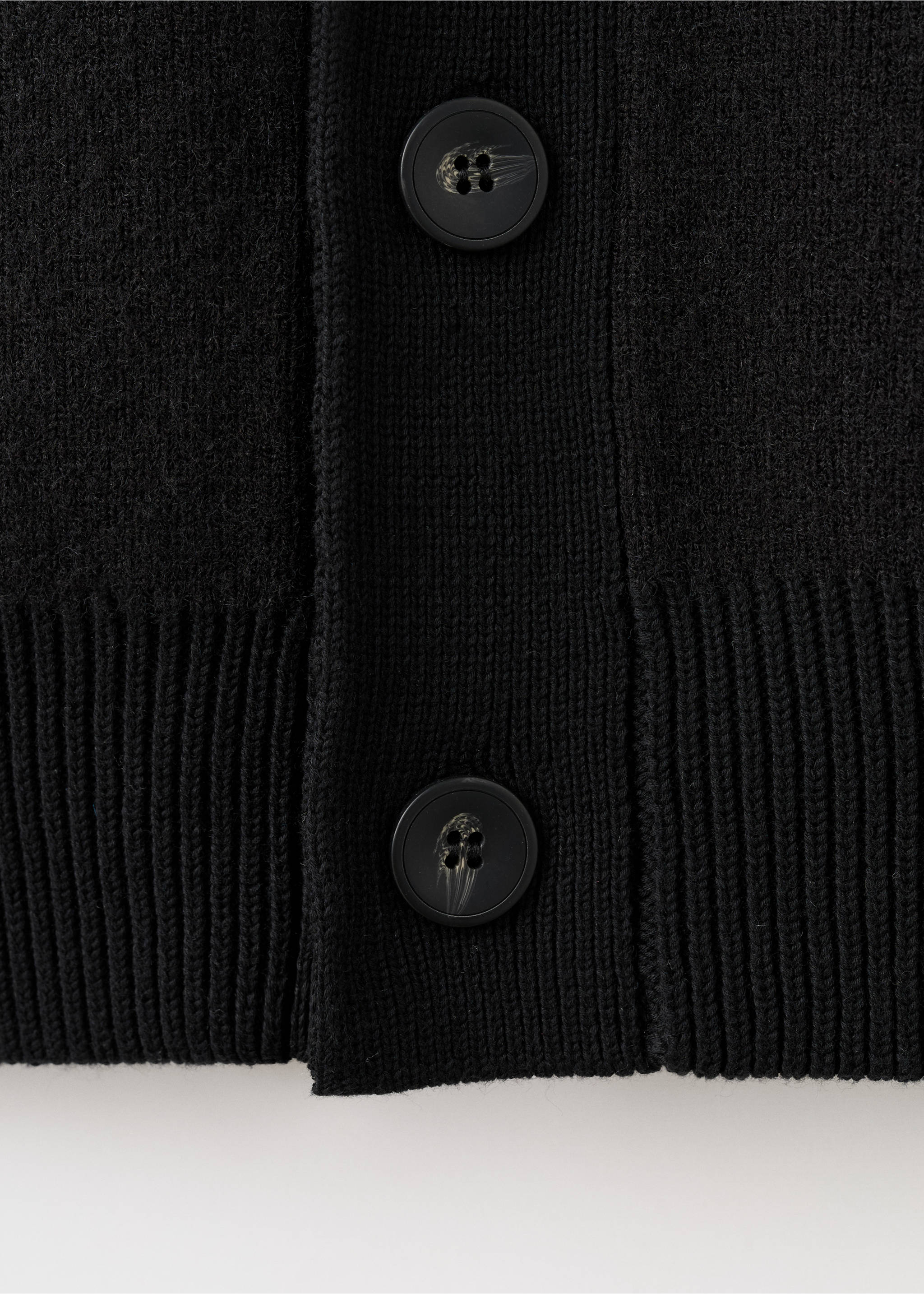 Gebreid relaxed-fit vest - Detail van het artikel 0, Zwart. Ref: 17059207-00.