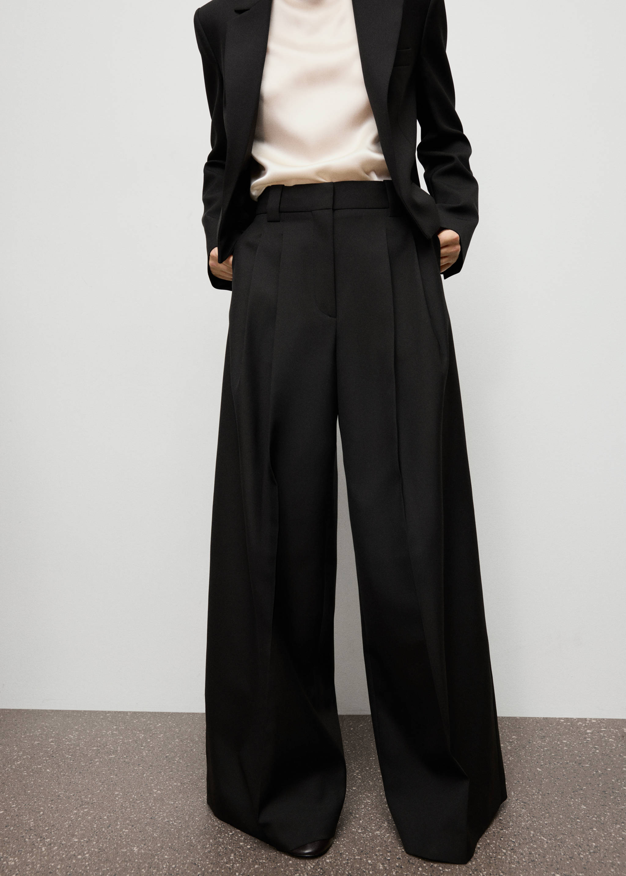 Pantalon de costume large à pinces - Détail de l'article 1