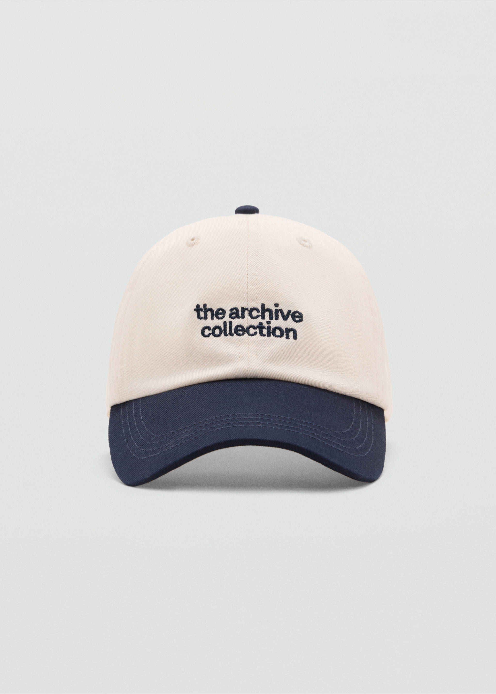 Kappe mit aufgesticktem Schriftzug - Mittlere Ansicht, Marineblau. Ref: 17061131-00.