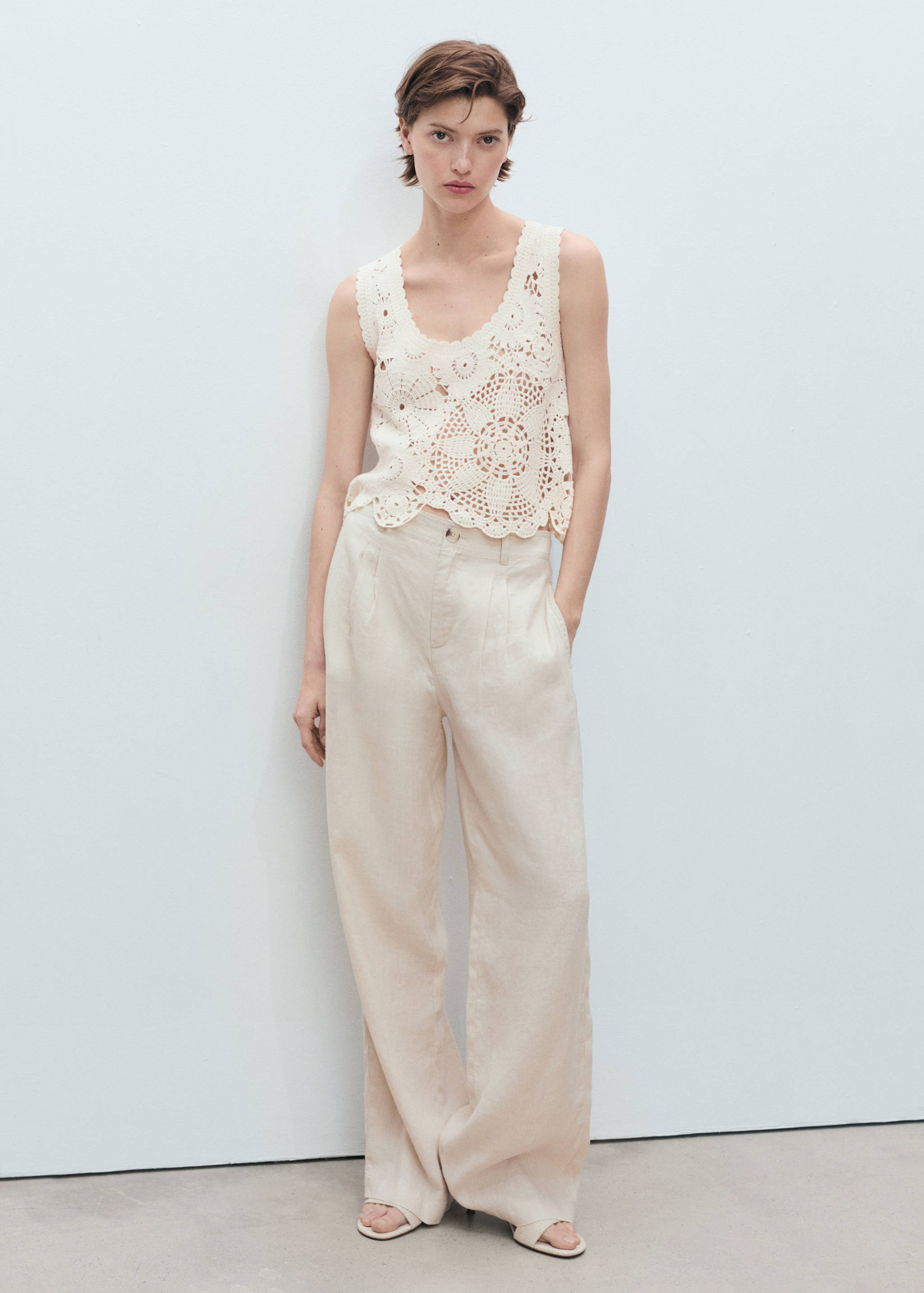 Crochet top with flowers - General plane