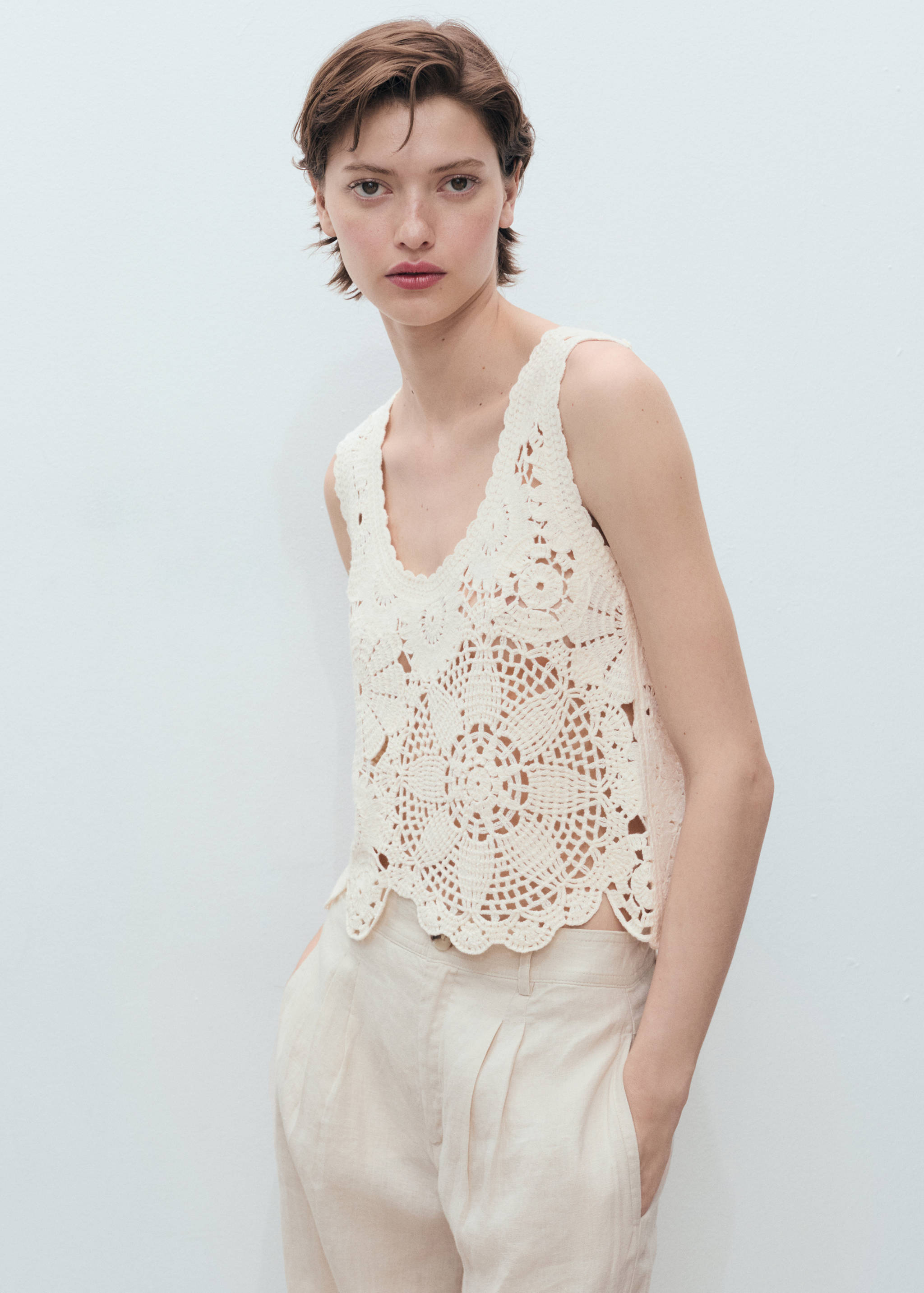 Crochet top with flowers - Medium plane