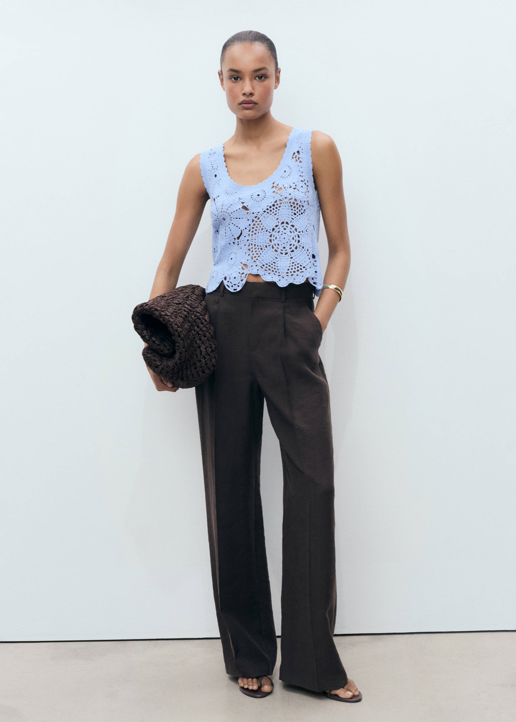 Crochet top with flowers - General plane